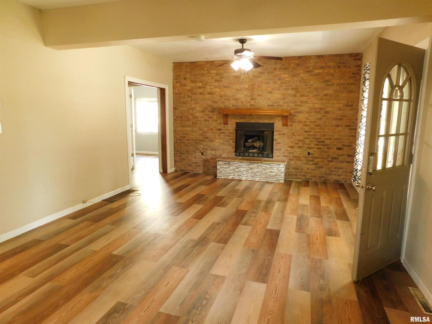 Homes for sale in New Windsor, IL | 217 N 5Th Ave, New Windsor, IL 61465 | MLS# QC4241237