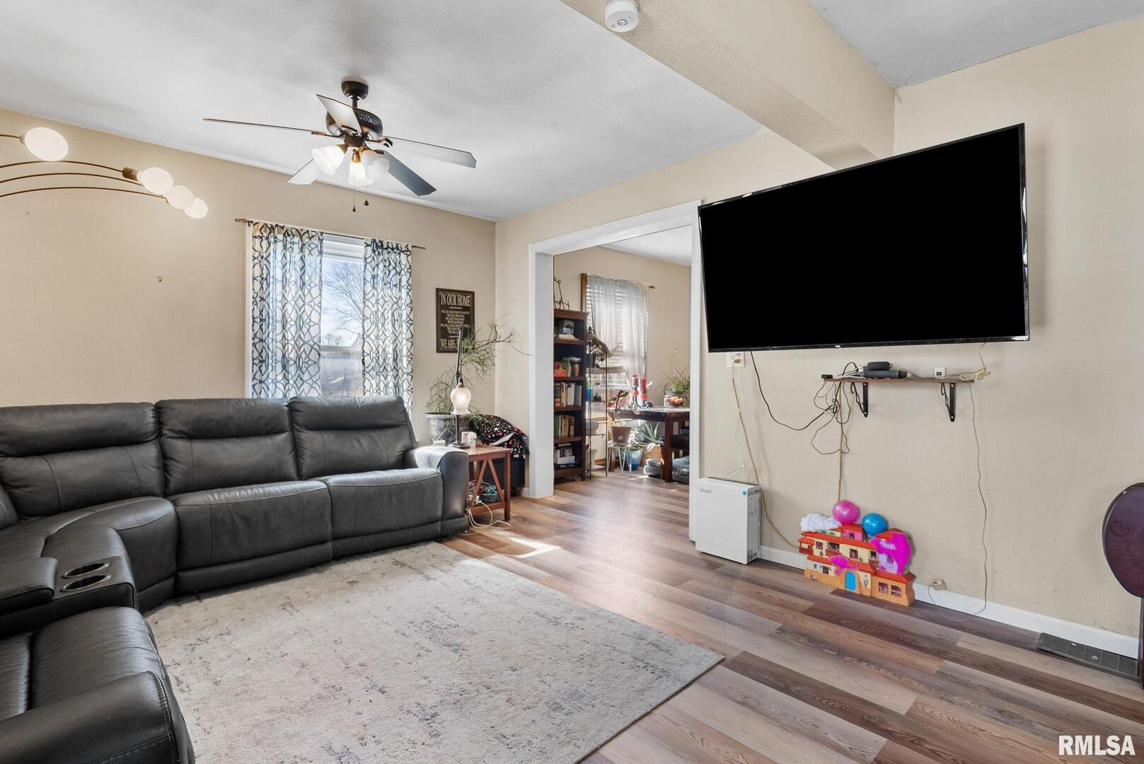 Homes for sale in New Windsor, IL | 217 N 5Th Ave, New Windsor, IL 61465 | MLS# QC4241237