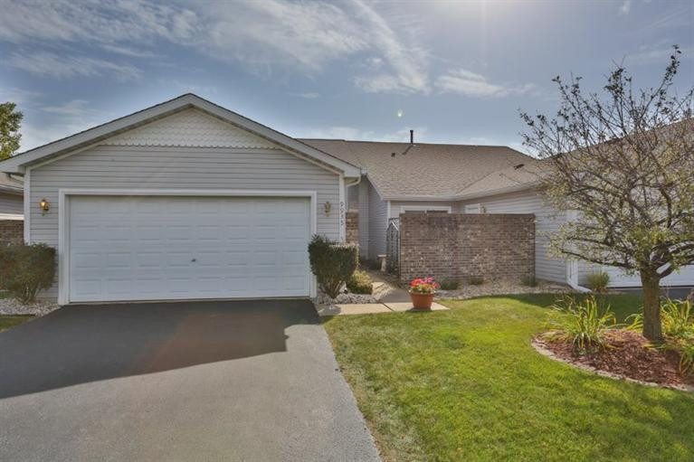 Homes for sale in Saint John, IN | 9935 Hunters Run, Saint John, IN 46373 | MLS# 382052