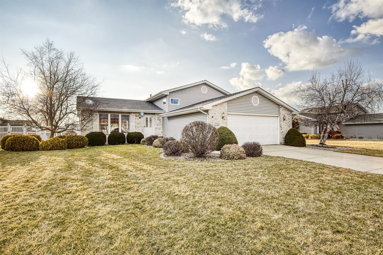 Homes for sale in Saint John, IN | 10622 Manor Dr, Saint John, IN 46373 | MLS# 451263
