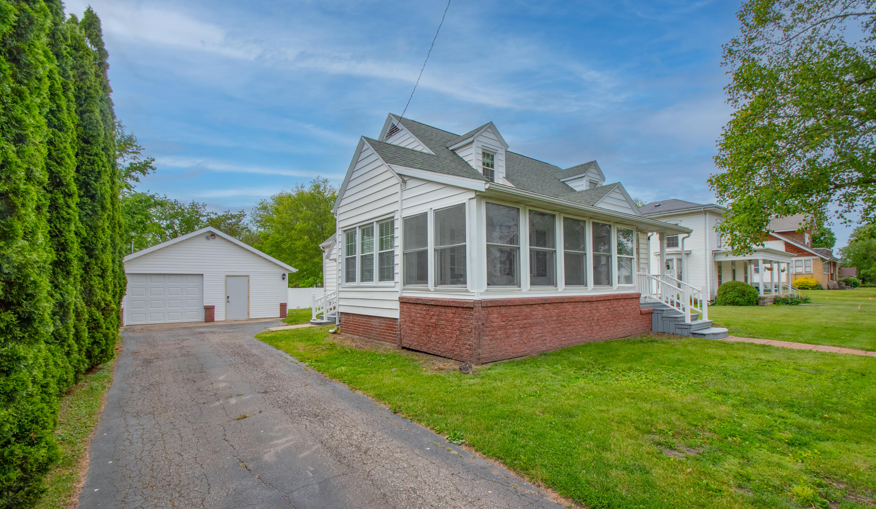 Homes for sale in Goodland, IN | 110 N Newton St, Goodland, IN 47948 | MLS# 821563