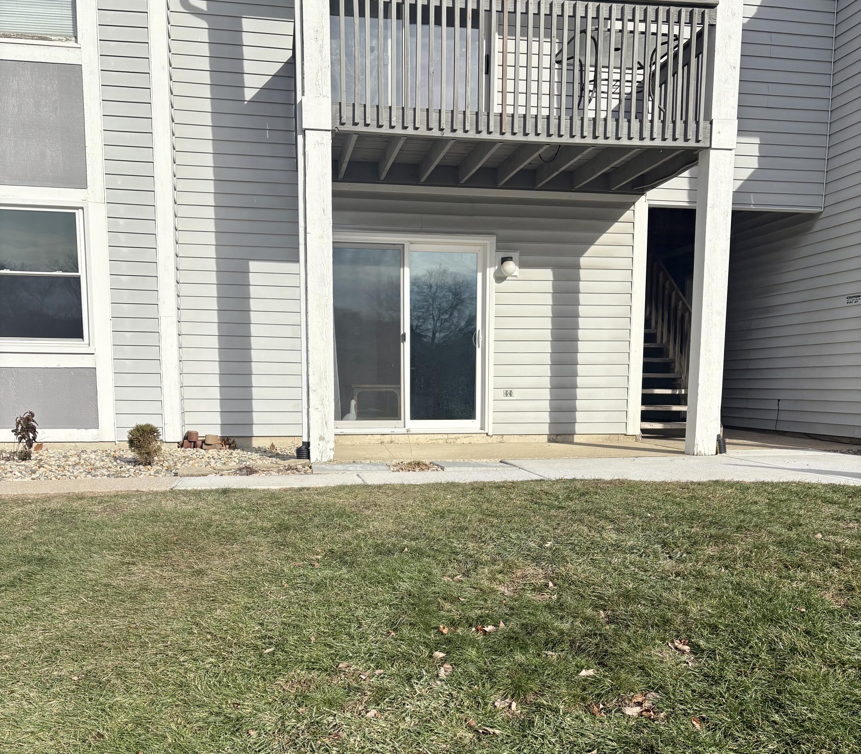 Homes for sale in Valparaiso, IN | 1086 Millpond Rd #C, Valparaiso, IN 46385 | MLS# 823436