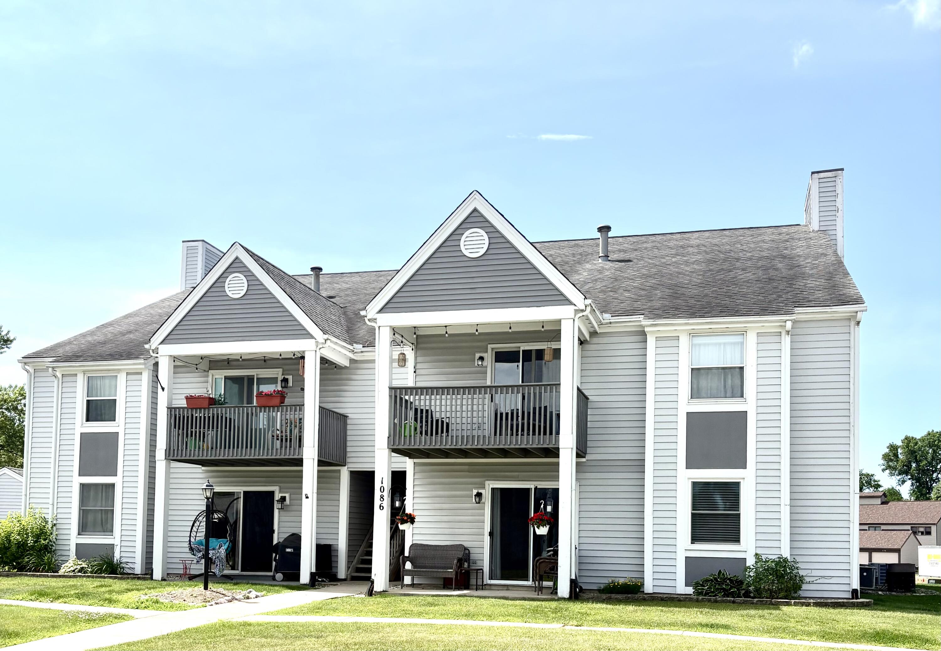 Homes for sale in Valparaiso, IN | 1086 Millpond Rd #C, Valparaiso, IN 46385 | MLS# 823436