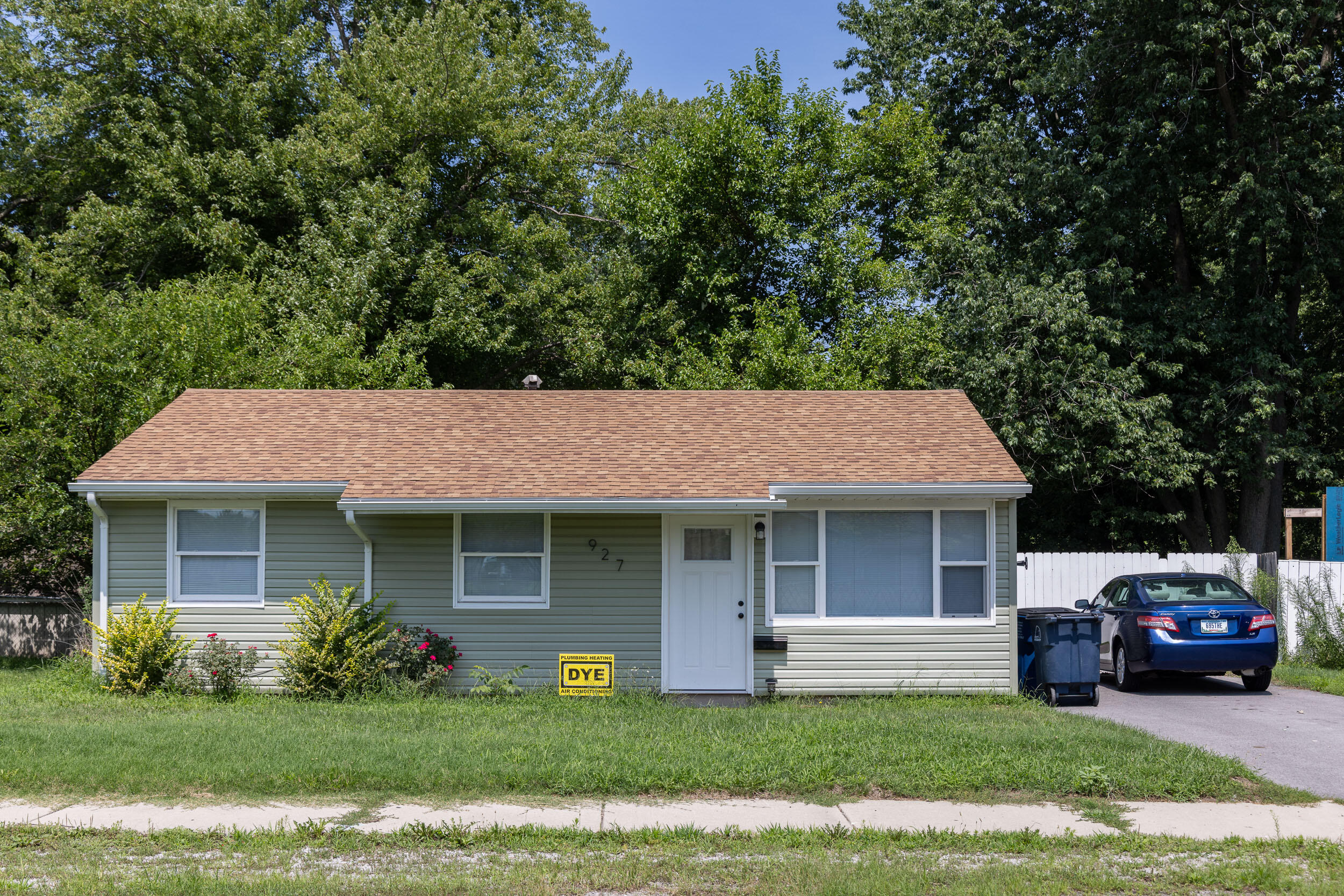 Homes for sale in Michigan, IN | 927 Henry St, Michigan, IN 46360 | MLS# 825366