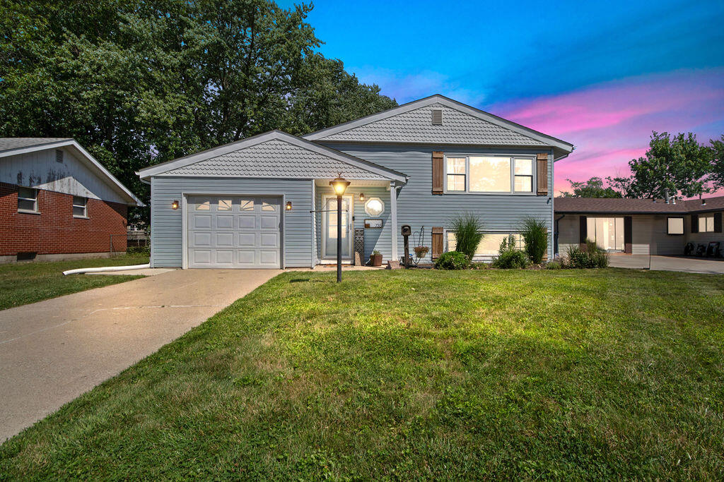 Homes for sale in Griffith, IN | 735 N Glenwood Ave, Griffith, IN 46319 | MLS# 825792