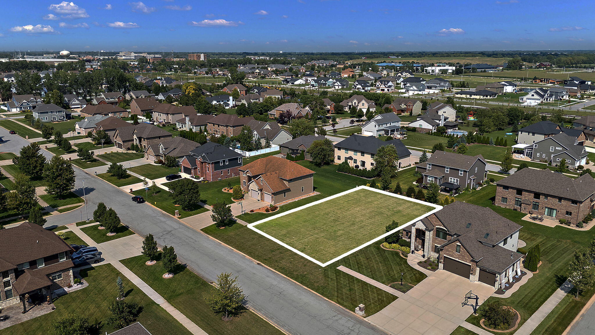 Homes for sale in Munster, IN | 10317 Margo Ln, Munster, IN 46321 | MLS# 826294