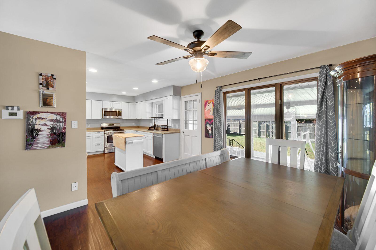 Homes for sale in Highland, IN | 9448 Parkway Dr, Highland, IN 46322 | MLS# 829329