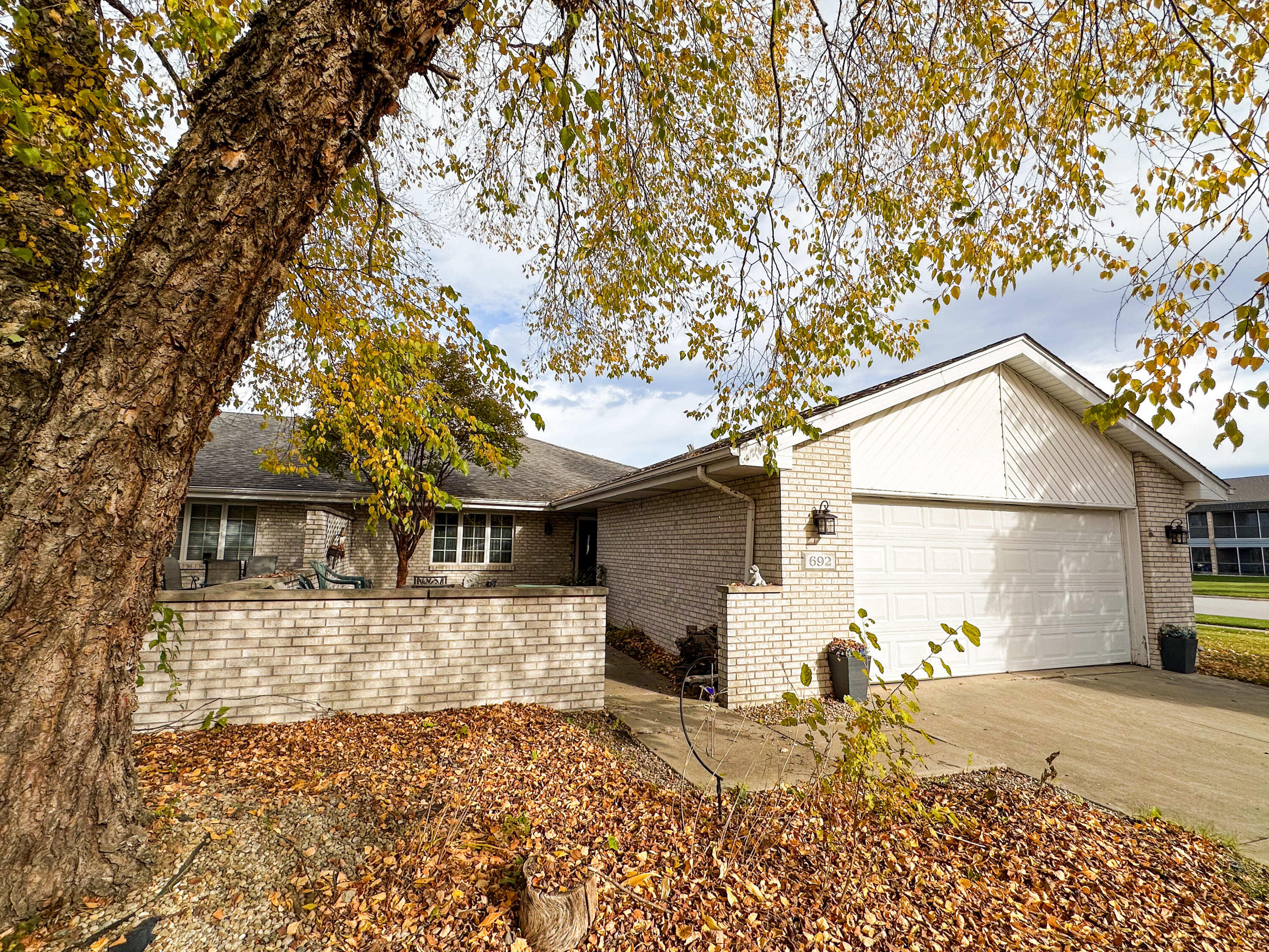 Homes for sale in Hobart, IN | 692 Capitol Dr, Hobart, IN 46342 | MLS# 830631