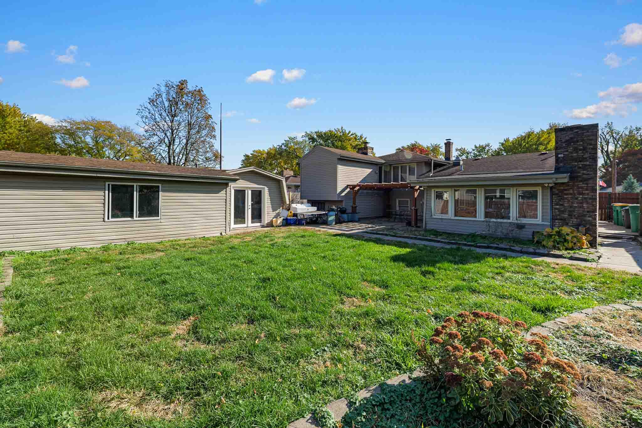 Homes for sale in Munster, IN | 543 Hickory Ln, Munster, IN 46321 | MLS# 830245