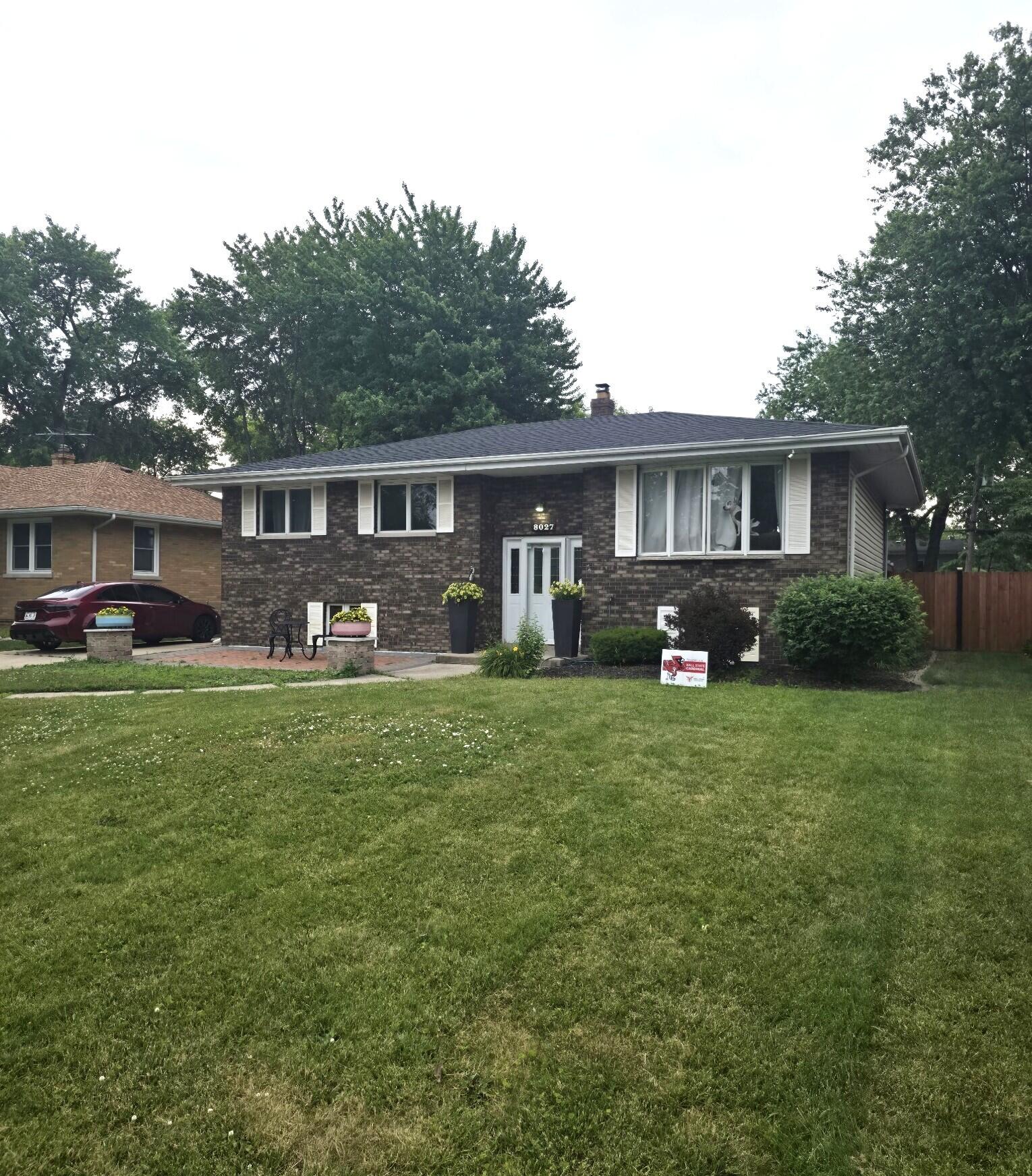 Homes for sale in Munster, IN | 8027 Kooy Dr, Munster, IN 46321 | MLS# 831977