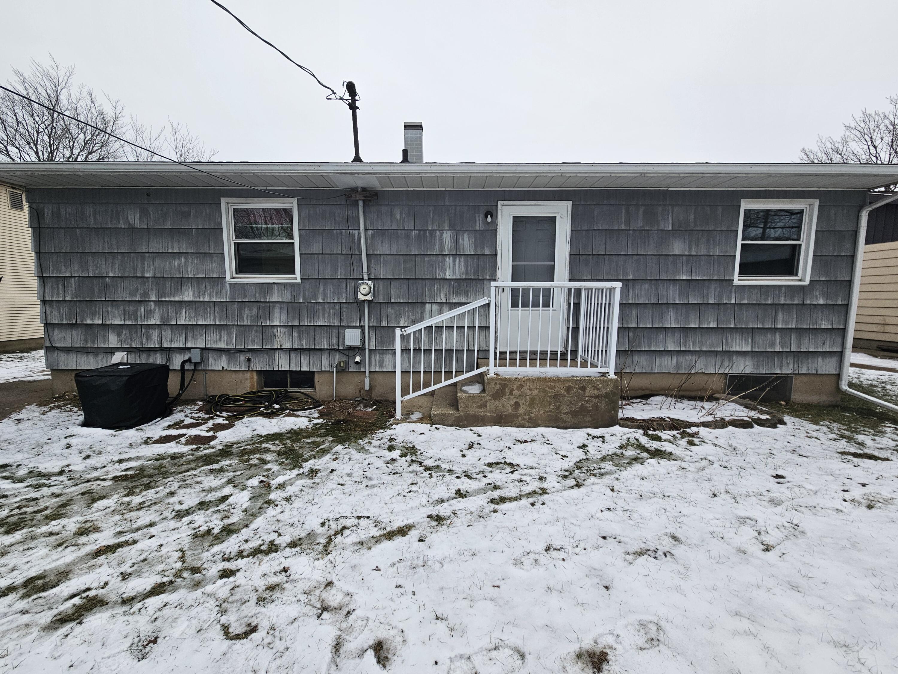 Homes for sale in Michigan City, IN | 309 Redpath Ave, Michigan City, IN 46360 | MLS# 832378