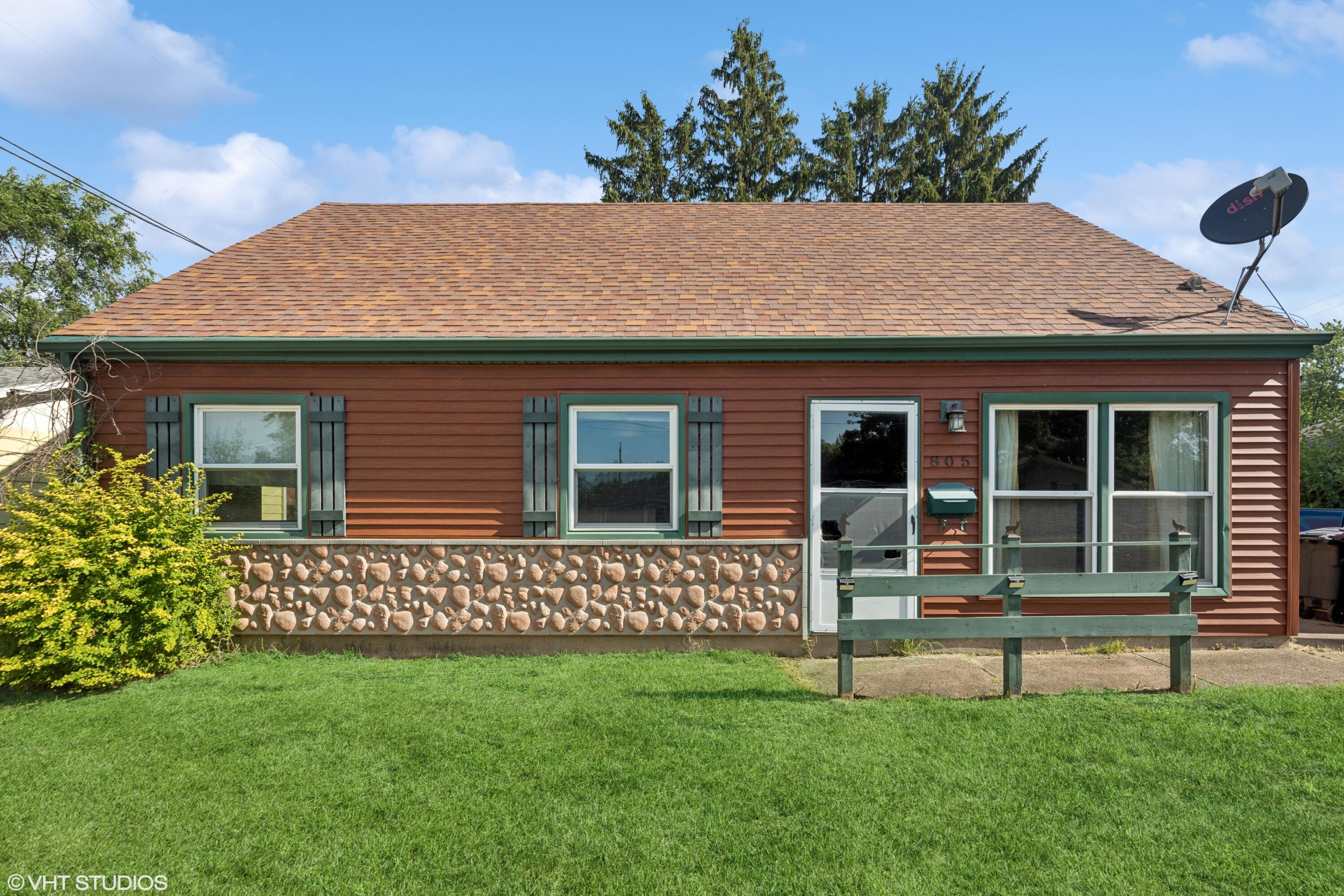 Homes for sale in Michigan City, IN | 805 Henry St, Michigan City, IN 46360 | MLS# 833323