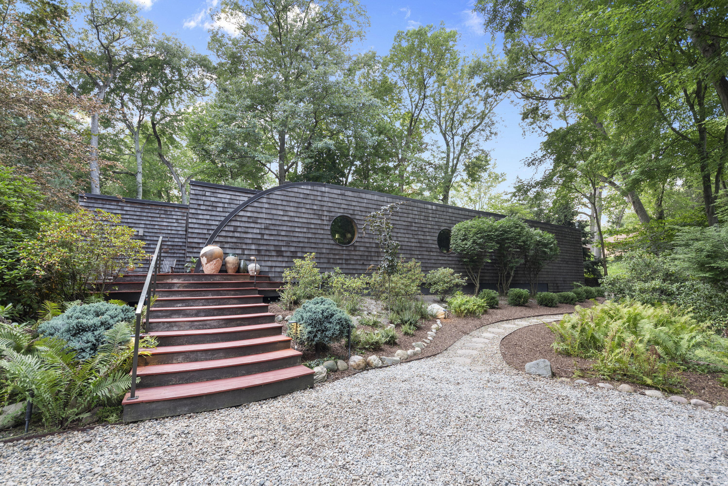 Homes for sale in Michiana Shores, IN | 3820 Hiawatha Dr, Michiana Shores, IN 46360 | MLS# 833329