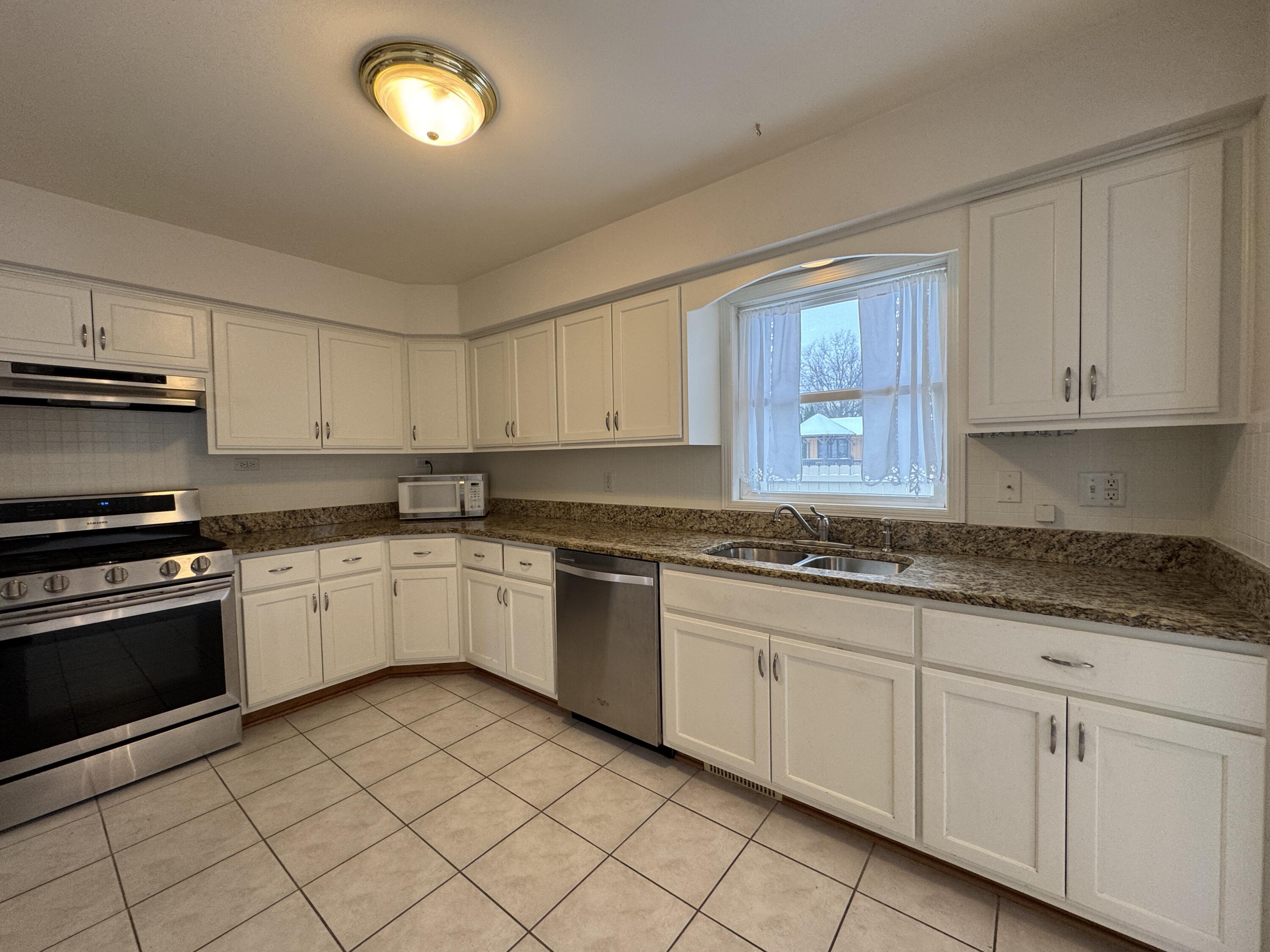 Homes for sale in Munster, IN | 1118 Fran-Lin Pkwy, Munster, IN 46321 | MLS# 833367