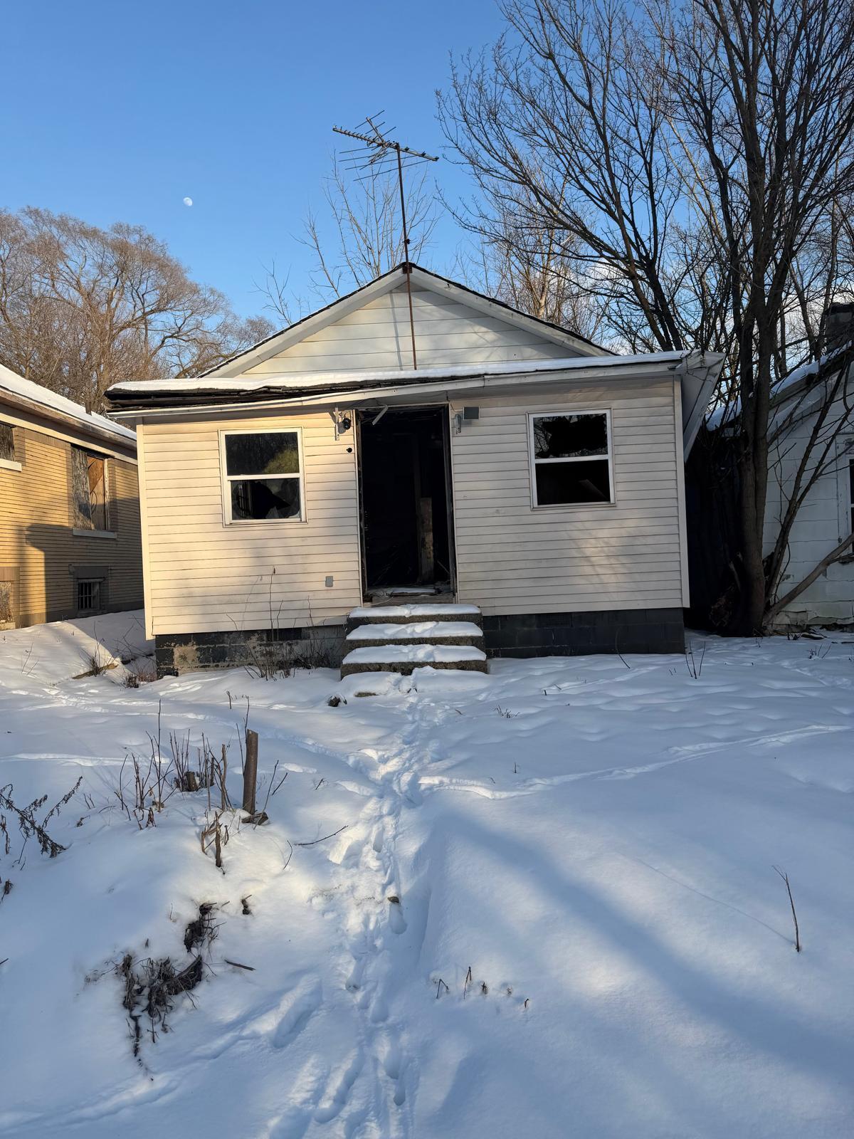 Homes for sale in Gary, IN | 4549 Pennsylvania St, Gary, IN 46409 | MLS# 833464