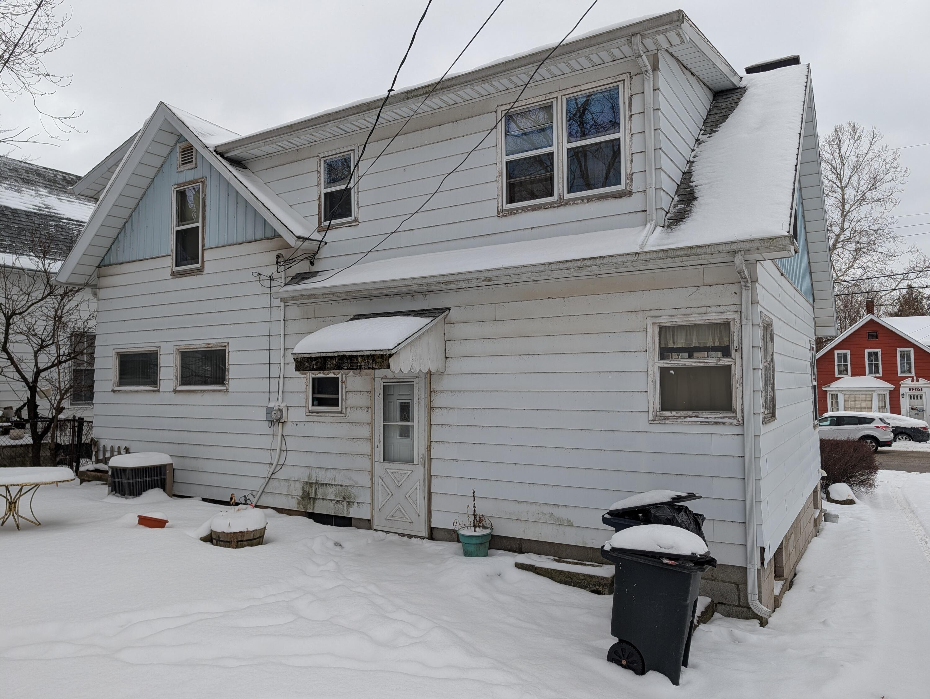 Homes for sale in Michigan City, IN | 1210 Wabash St, Michigan City, IN 46360 | MLS# 833385