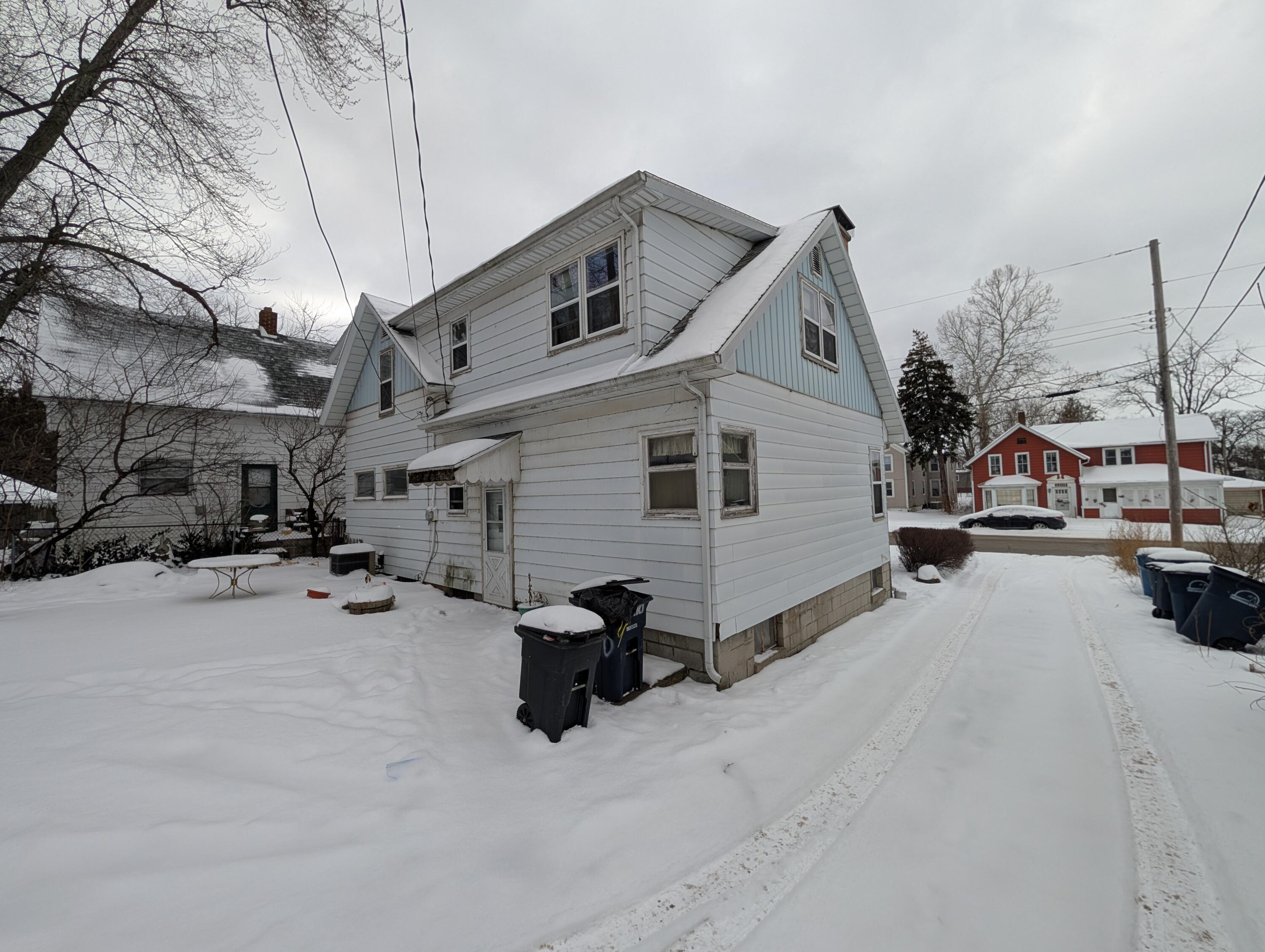 Homes for sale in Michigan City, IN | 1210 Wabash St, Michigan City, IN 46360 | MLS# 833385