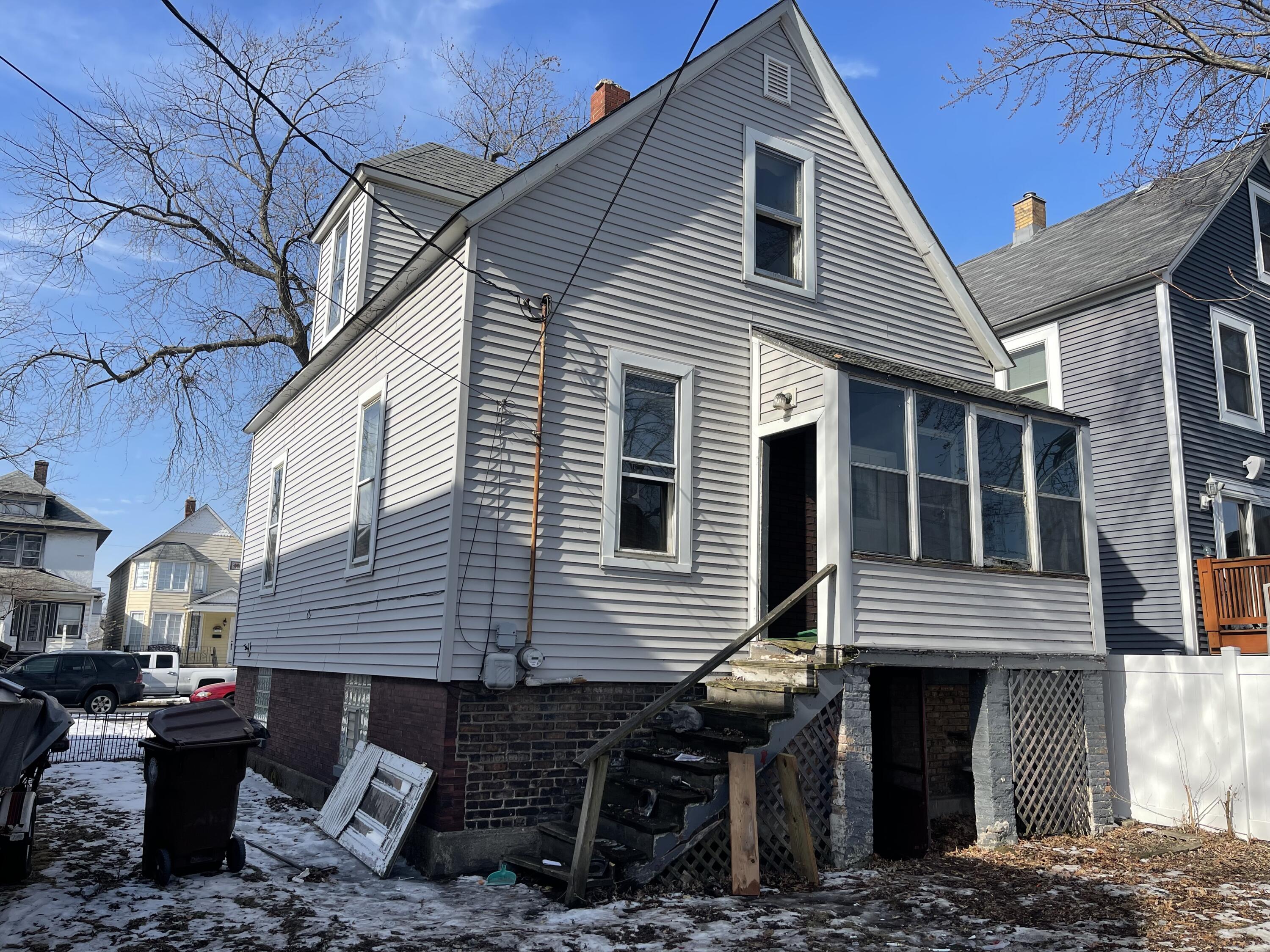 Homes for sale in Whiting, IN | 1633 Central Ave, Whiting, IN 46394 | MLS# 833861