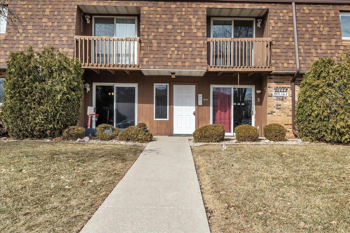 2nd image of 1444 Woodview Dr #7, Crown Point, IN 46307 | MLS# 834784