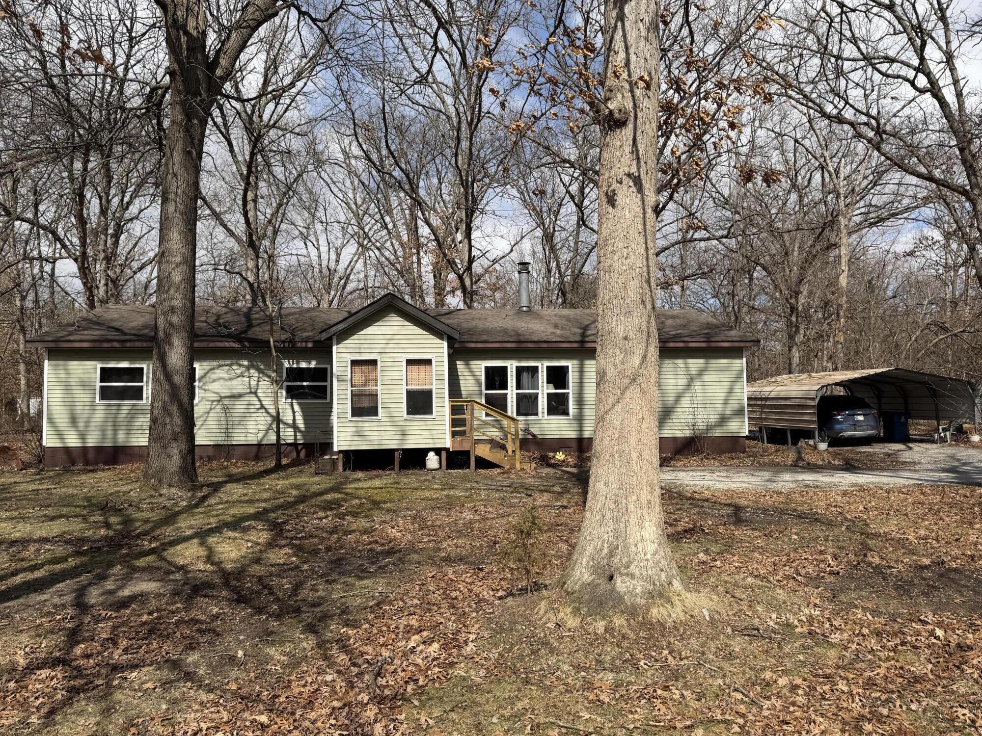 Homes for sale in Wheatfield, IN | 4256 Jonathan Dr, Wheatfield, IN 46392 | MLS# 835641