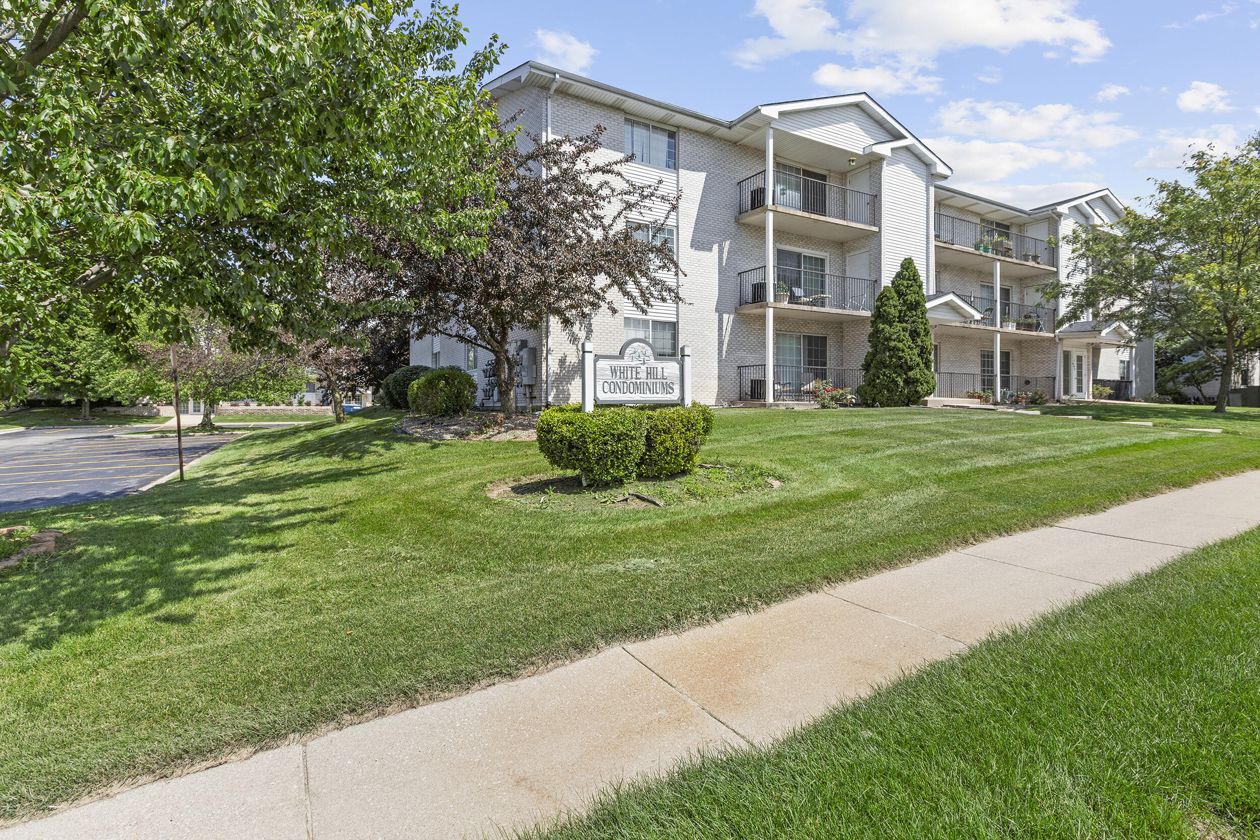 Homes for sale in Valparaiso, IN | 400 Sturdy Rd #5b, Valparaiso, IN 46383 | MLS# 841310
