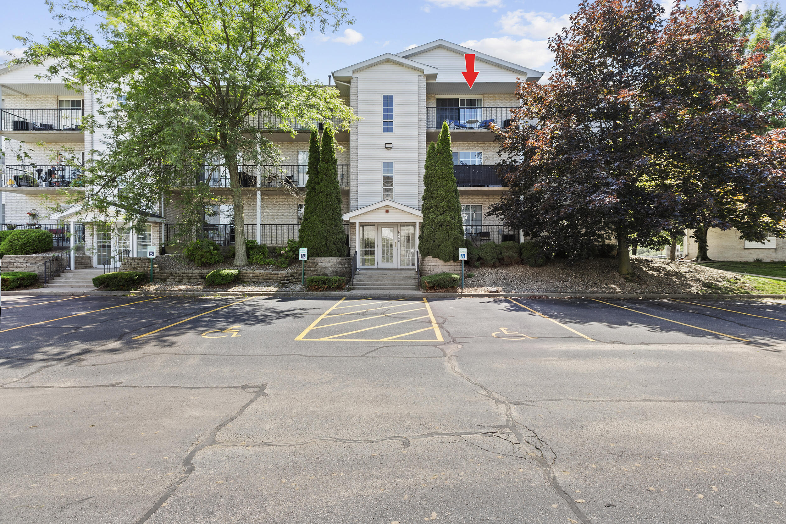 Homes for sale in Valparaiso, IN | 400 Sturdy Rd #5b, Valparaiso, IN 46383 | MLS# 841310