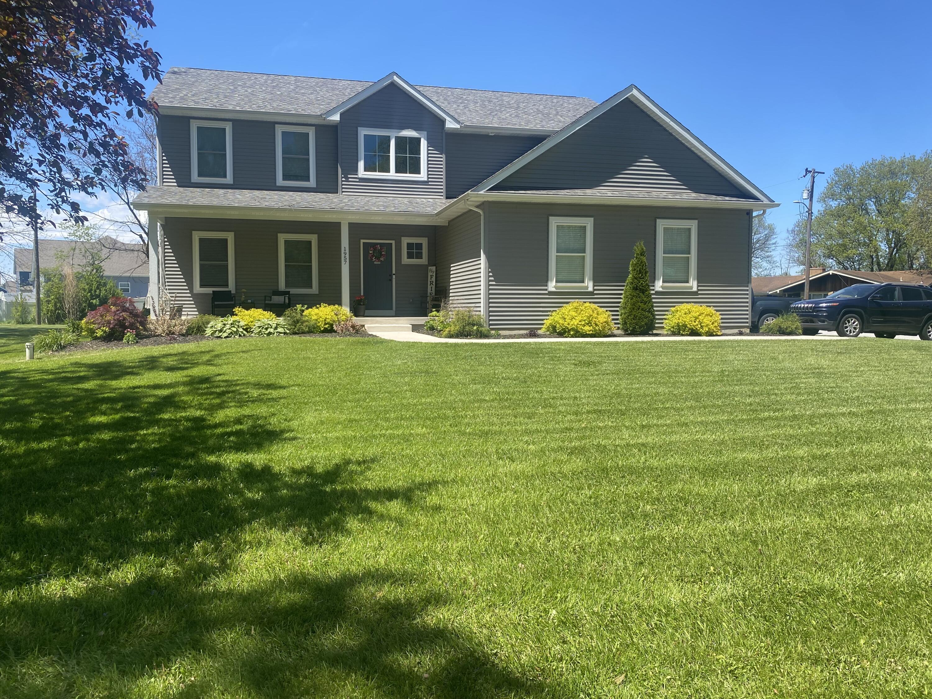 1st image of 1957 Hickory Dr, Hobart, IN 46342 | MLS# 838919