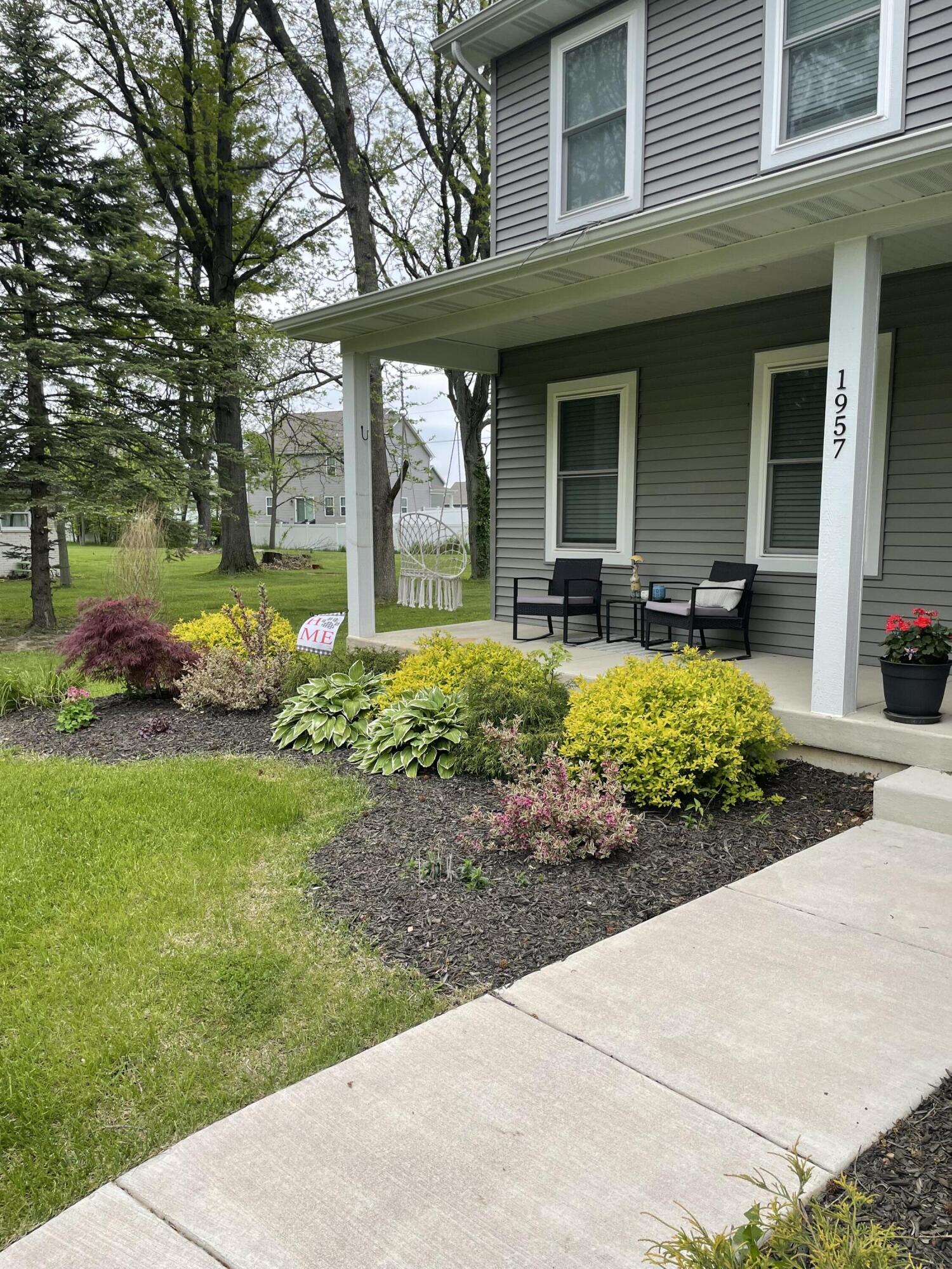 3rd image of 1957 Hickory Dr, Hobart, IN 46342 | MLS# 838919
