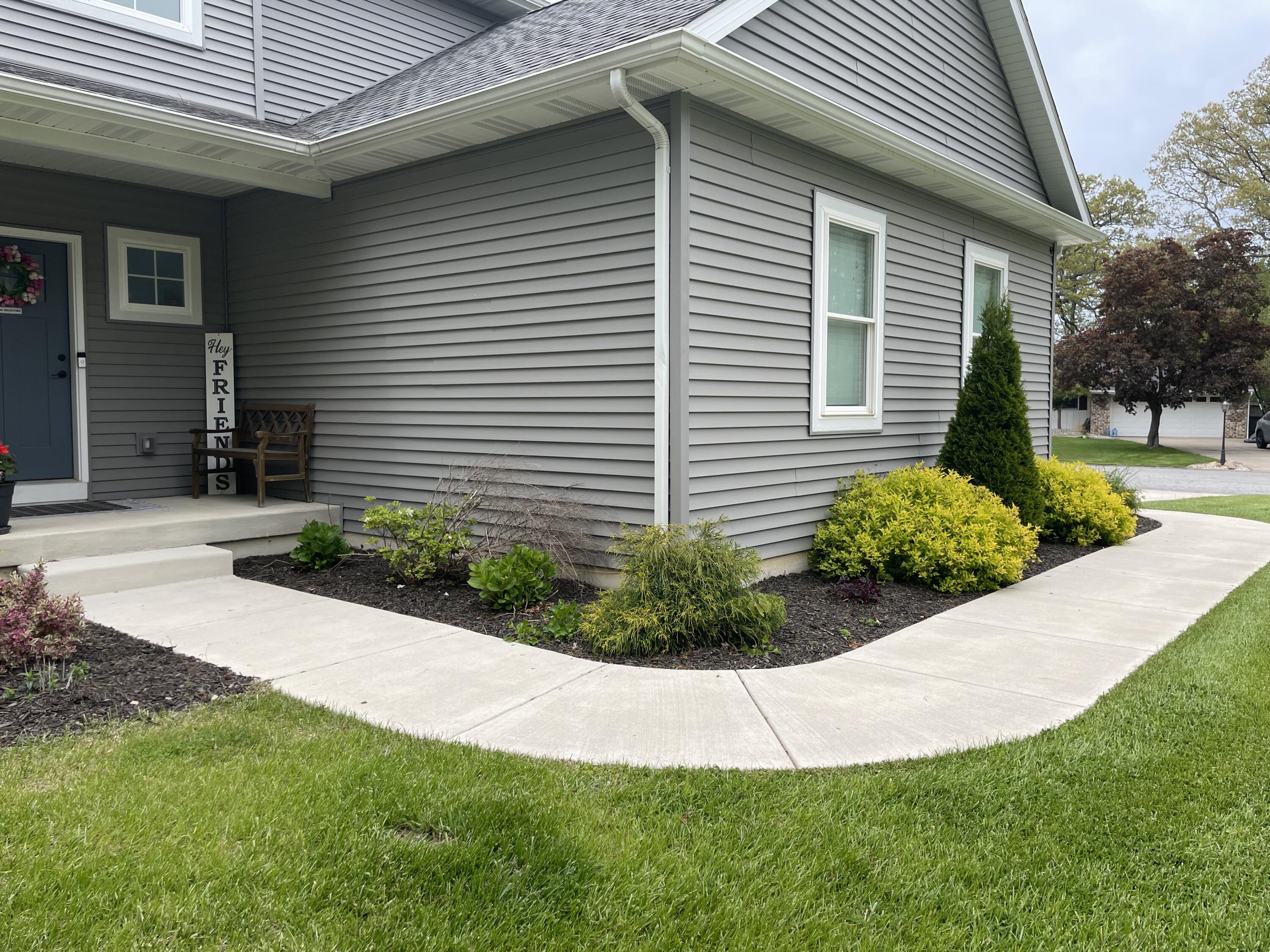 5th image of 1957 Hickory Dr, Hobart, IN 46342 | MLS# 838919