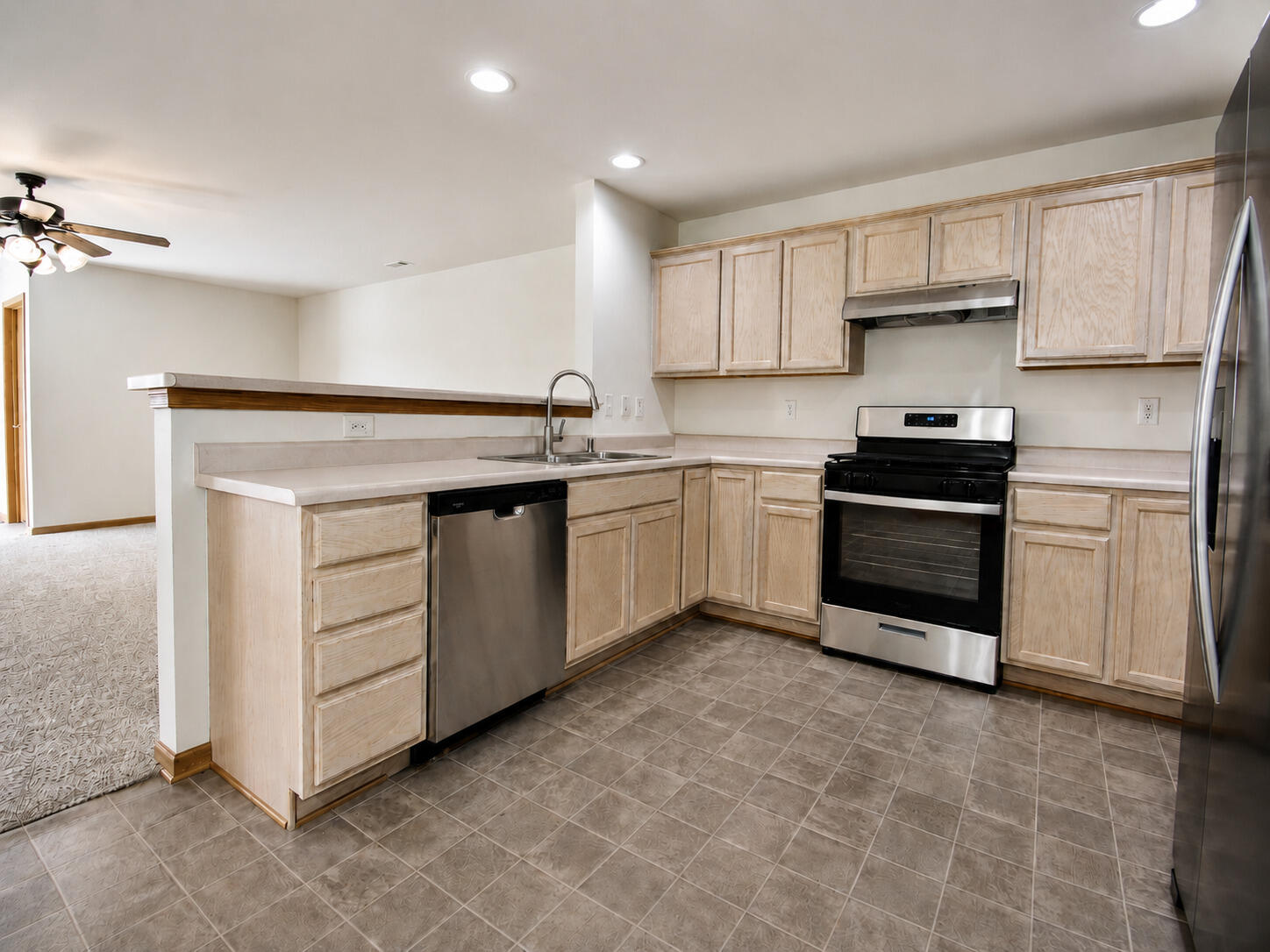 Homes for sale in Crown Point, IN | 944 Birch Dr, Crown Point, IN 46307 | MLS# 839734