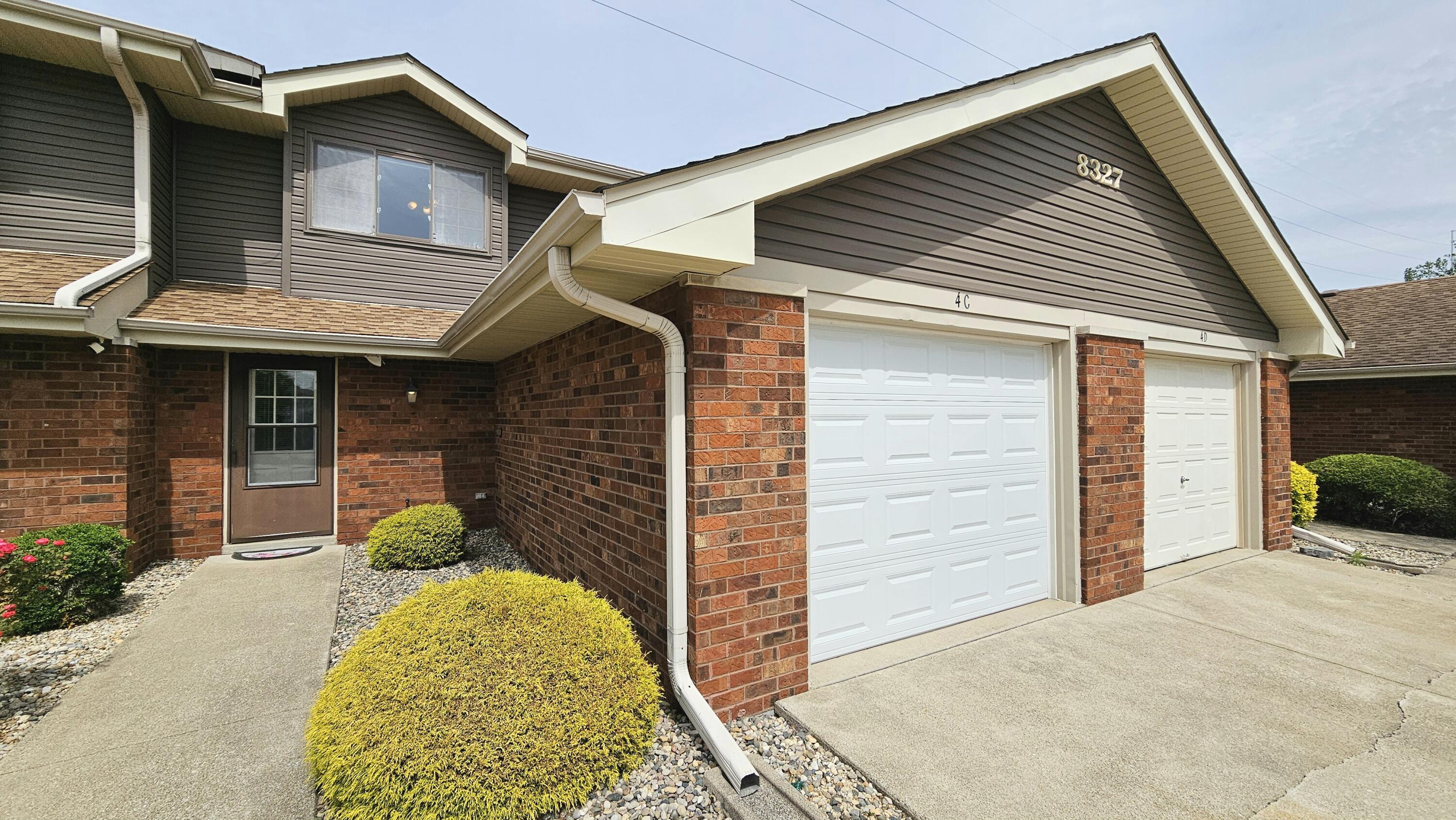 Homes for sale in Crown Point, IN | 8327 Fairbanks St #4c, Crown Point, IN 46307 | MLS# 839725