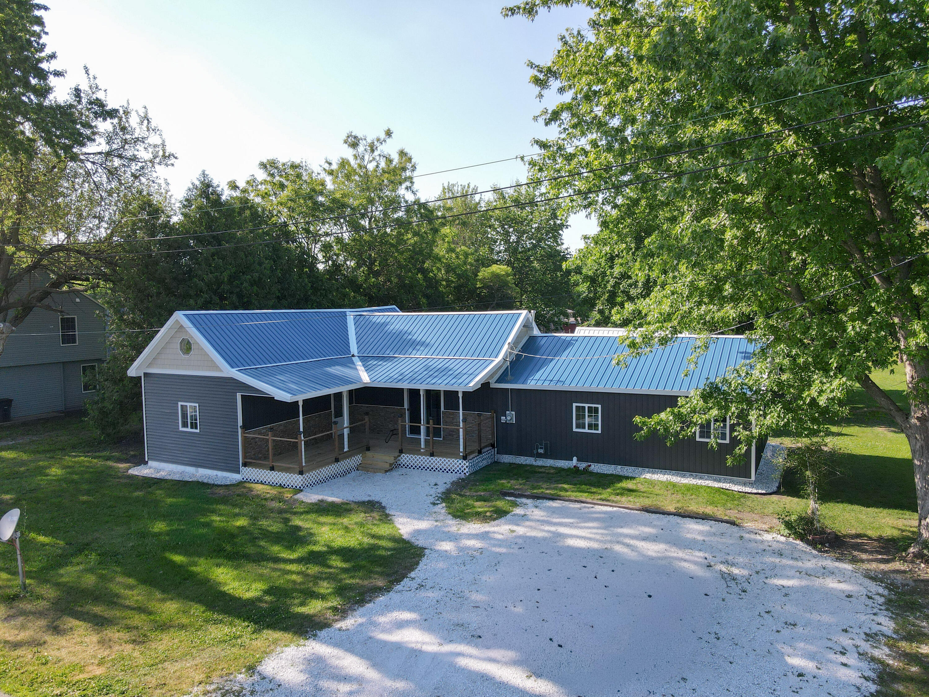 Homes for sale in Kentland, IN | 110 W Allen St, Kentland, IN 47951 | MLS# 839835