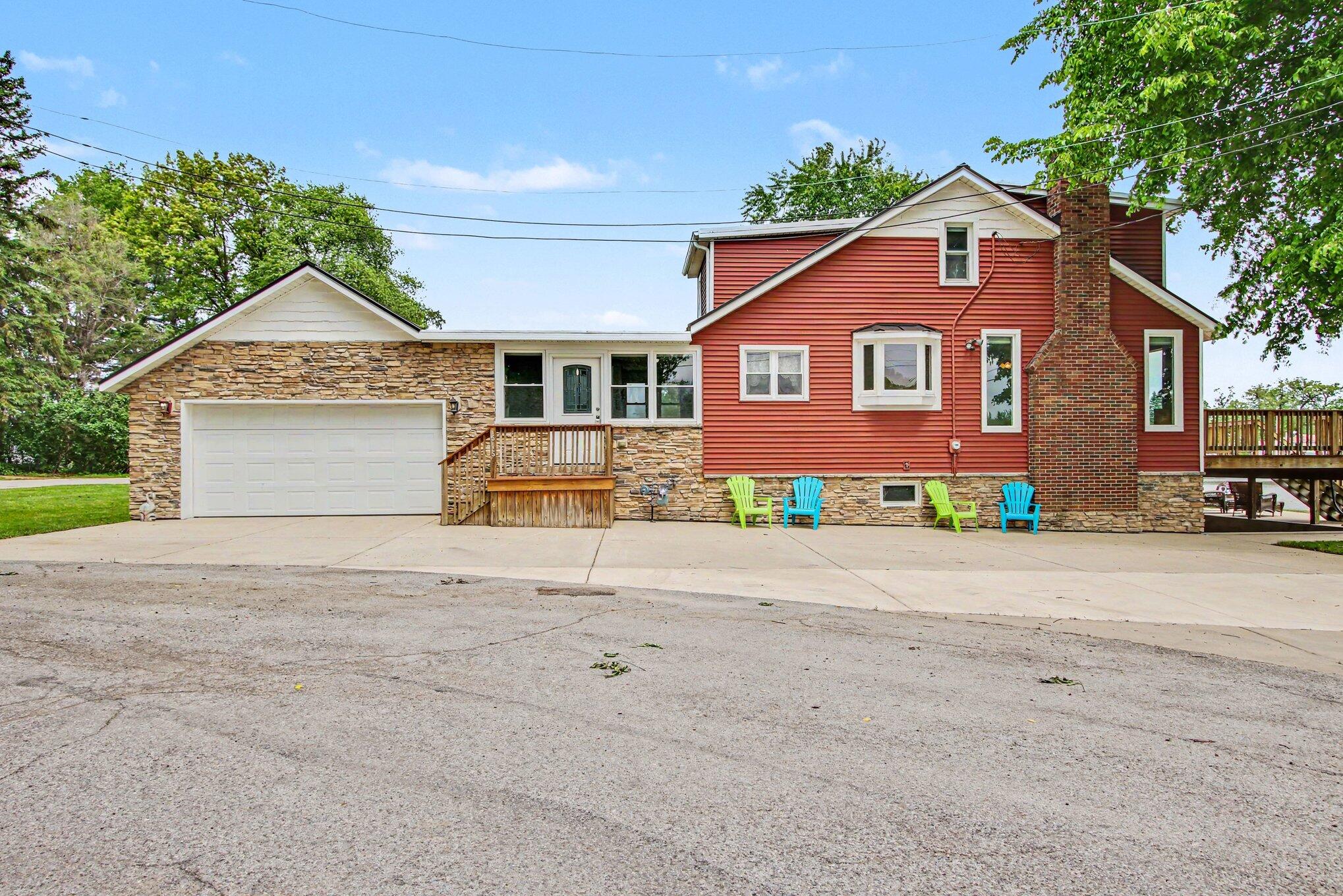 Homes for sale in Lowell, IN | 515 Lakeview Ct, Lowell, IN 46356 | MLS# 839850