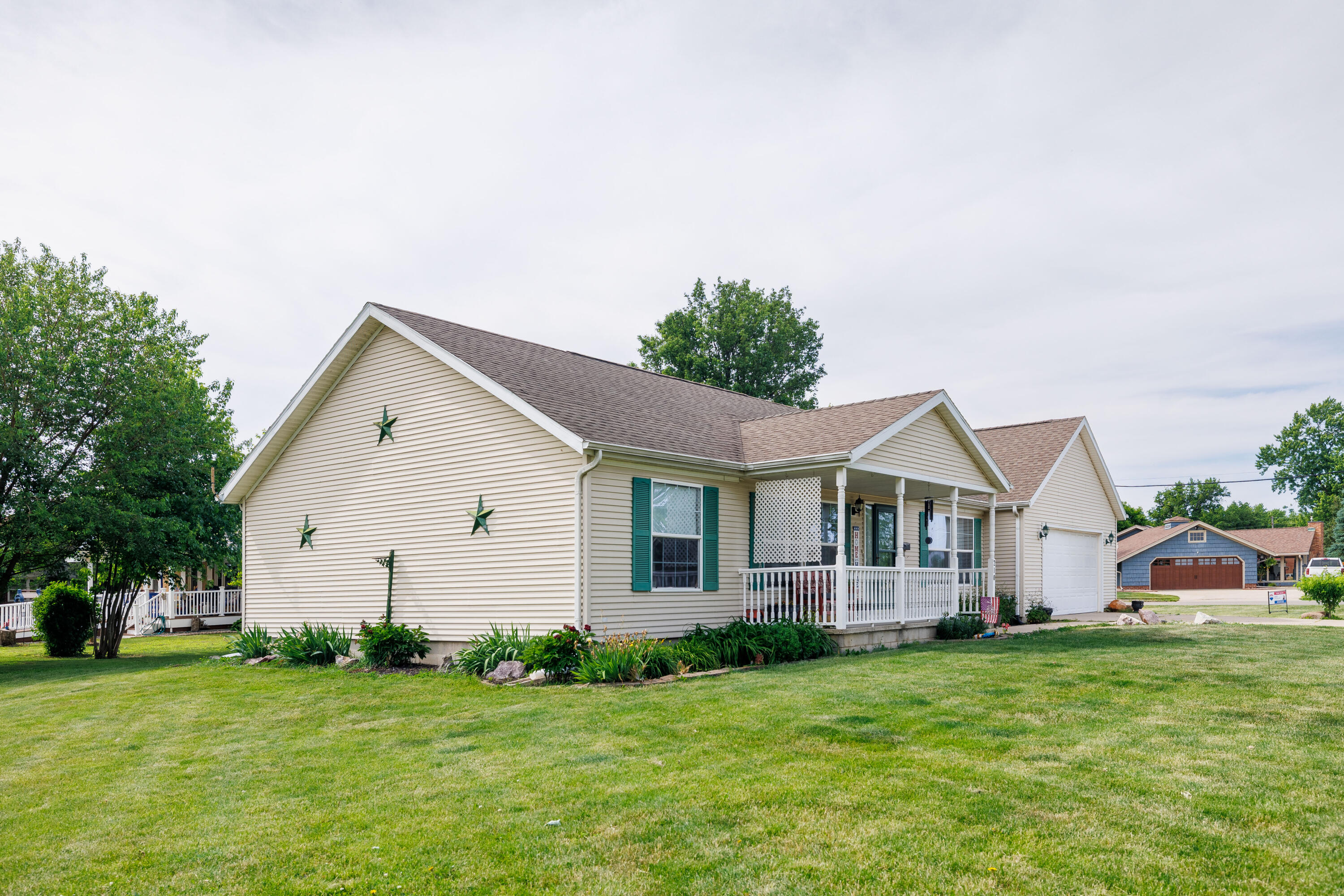 Homes for sale in Kentland, IN | 210 N 6Th St, Kentland, IN 47951 | MLS# 839852