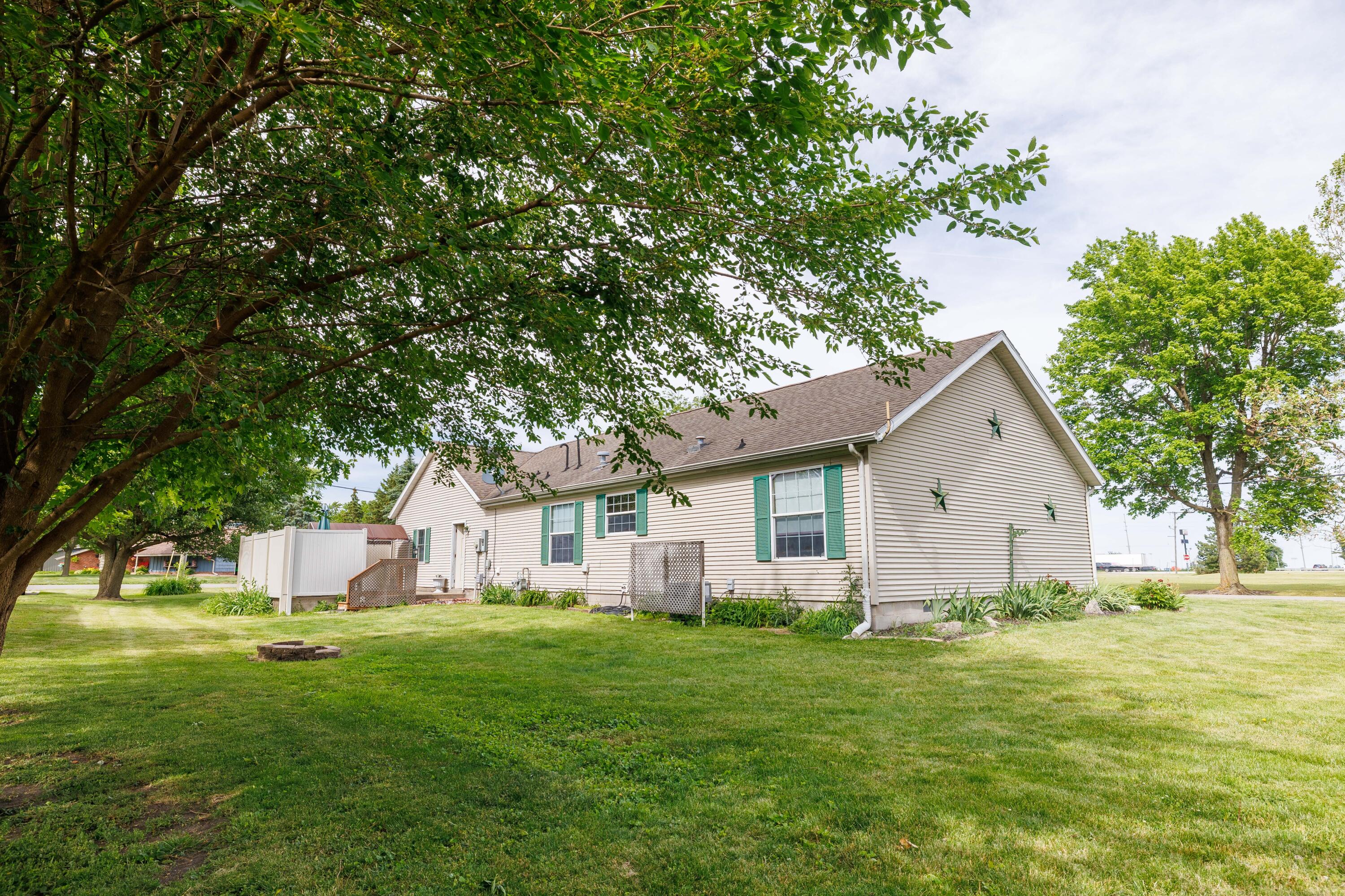 Homes for sale in Kentland, IN | 210 N 6Th St, Kentland, IN 47951 | MLS# 839852