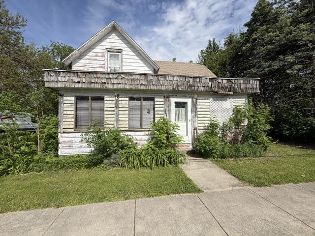 Homes for sale in Wolcott, IN | 413 S Range St, Wolcott, IN 47995 | MLS# 839876