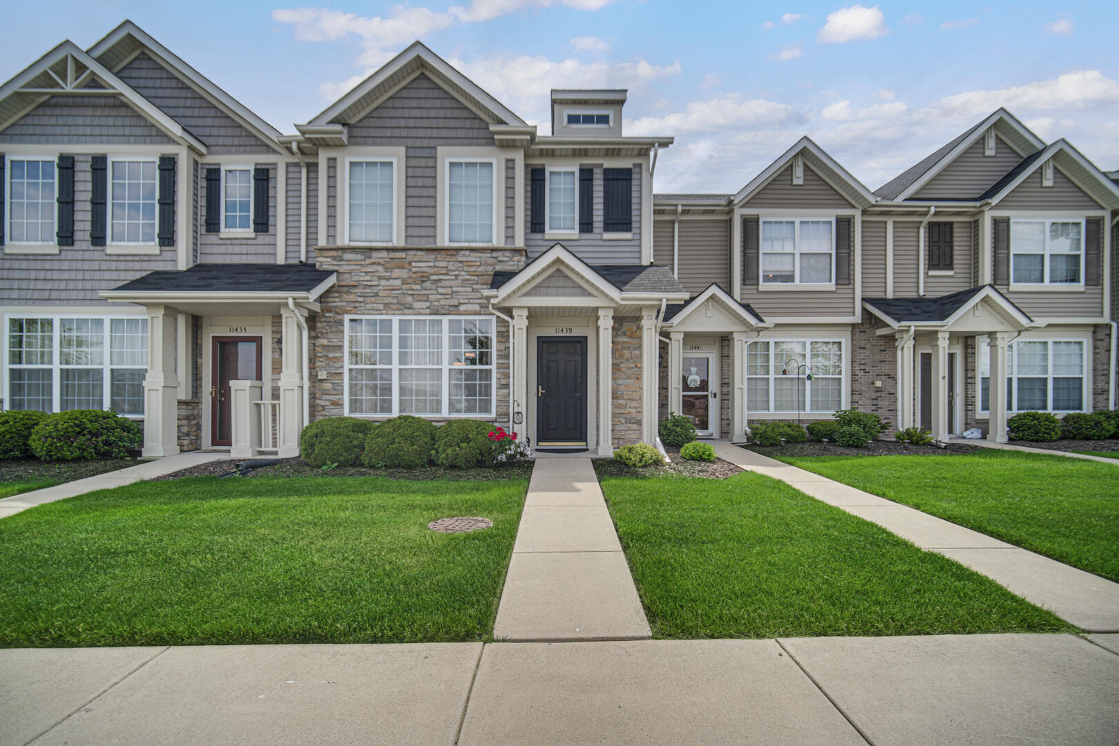 Homes for sale in Crown Point, IN | 11439 Vermont Pl, Crown Point, IN 46307 | MLS# 839895
