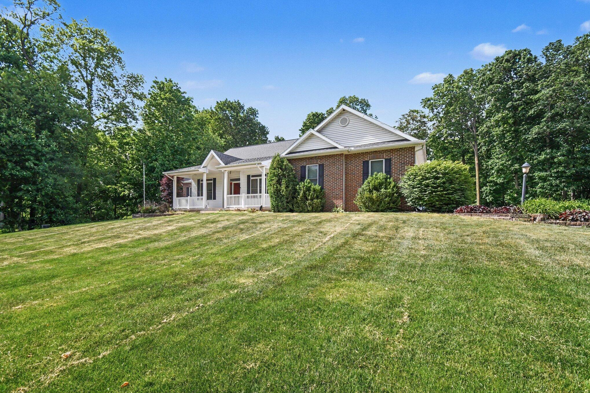 Homes for sale in New Carlisle, IN | 55220 Sundance Dr, New Carlisle, IN 46552 | MLS# 839918