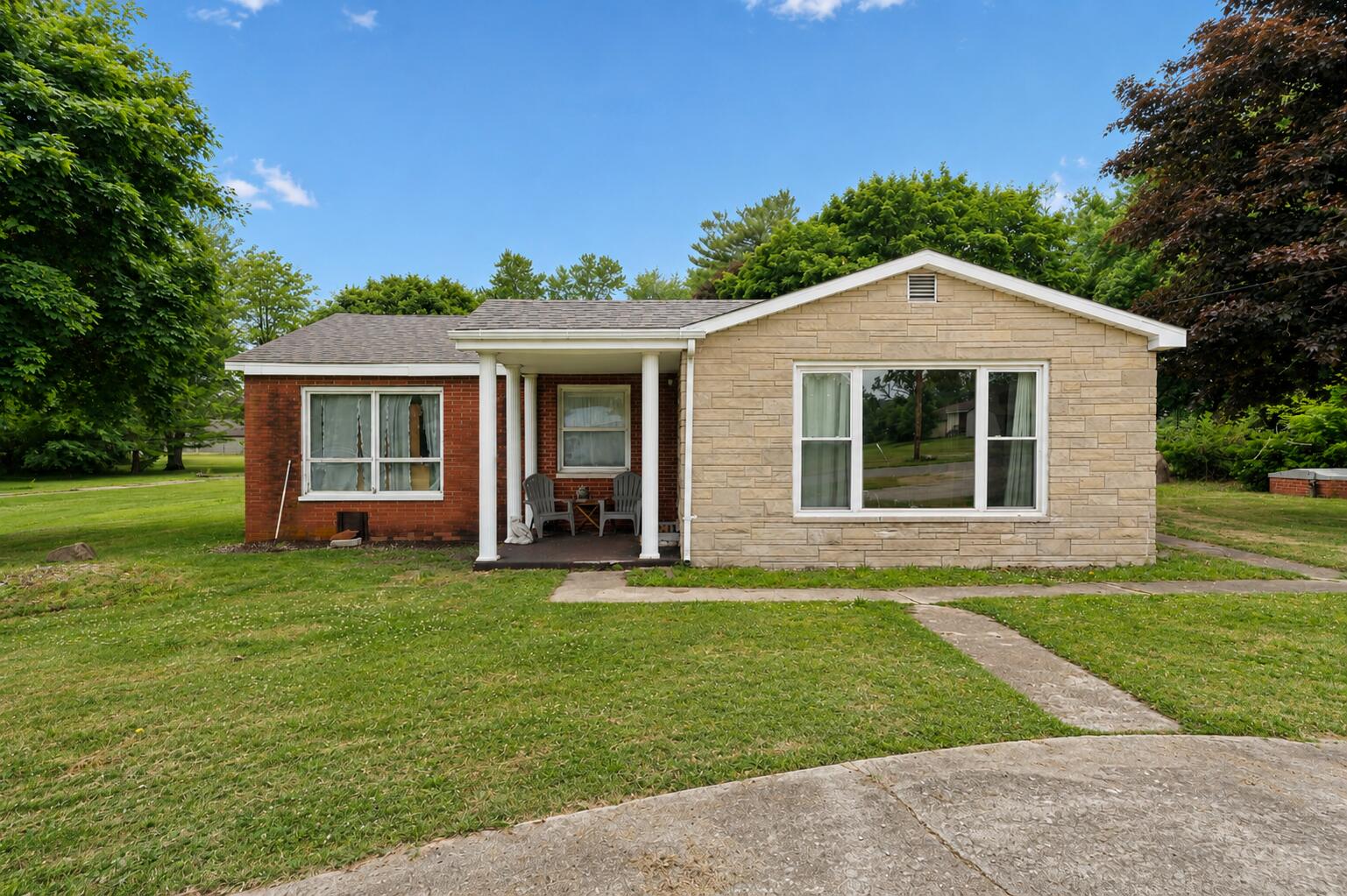 Homes for sale in Medaryville, IN | 211 S Madison St, Medaryville, IN 47957 | MLS# 839957