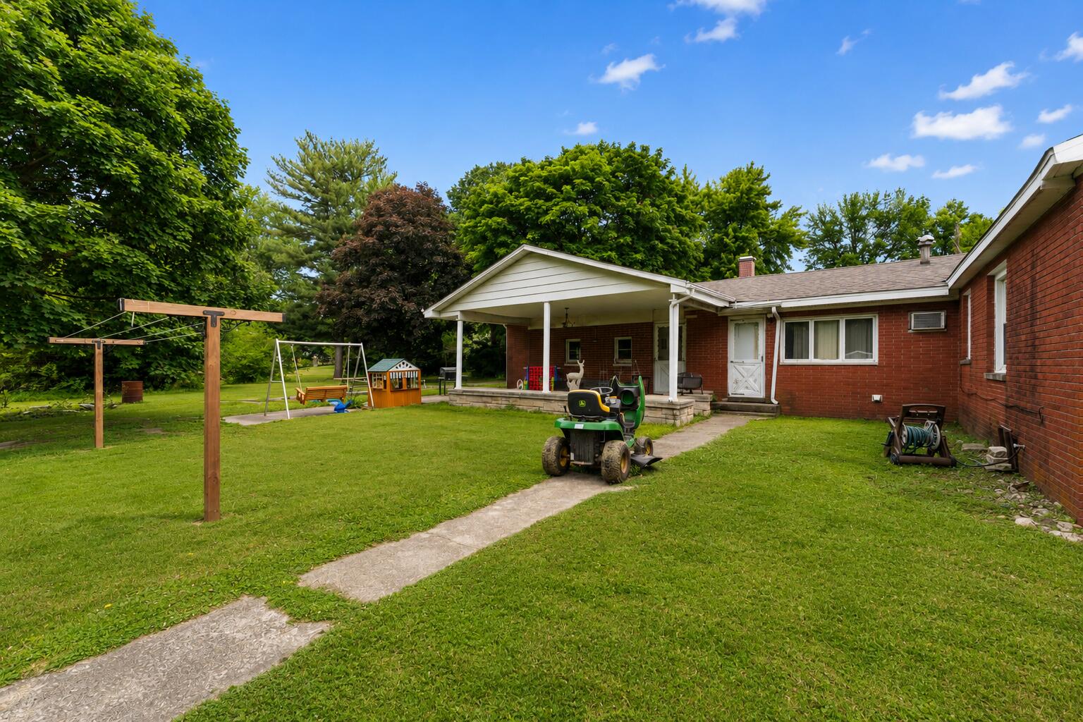 Homes for sale in Medaryville, IN | 211 S Madison St, Medaryville, IN 47957 | MLS# 839957