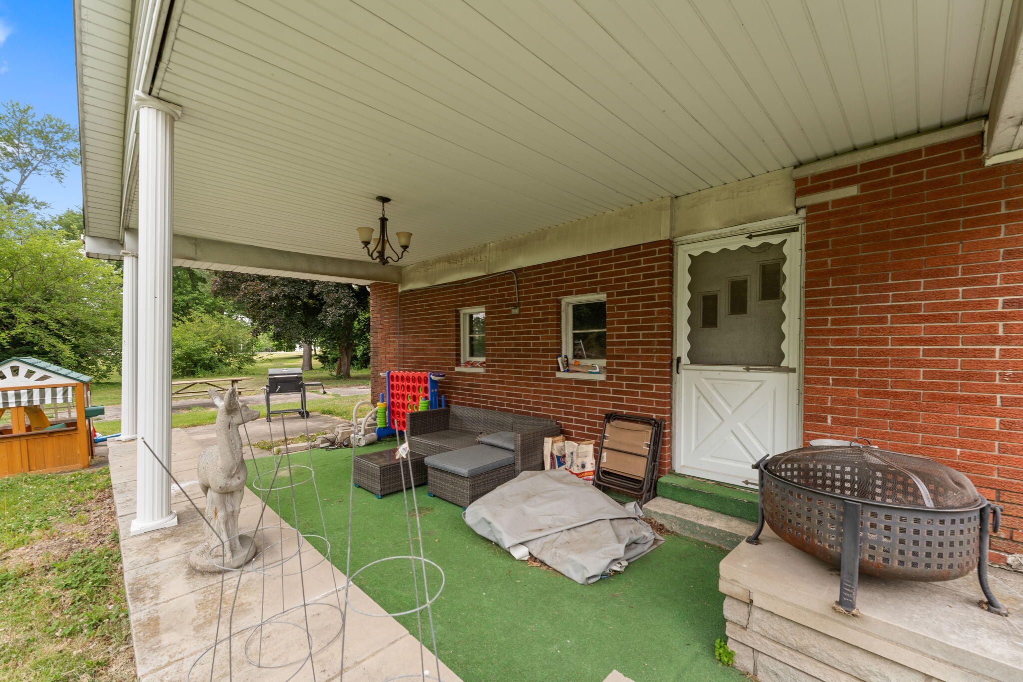 Homes for sale in Medaryville, IN | 211 S Madison St, Medaryville, IN 47957 | MLS# 839957
