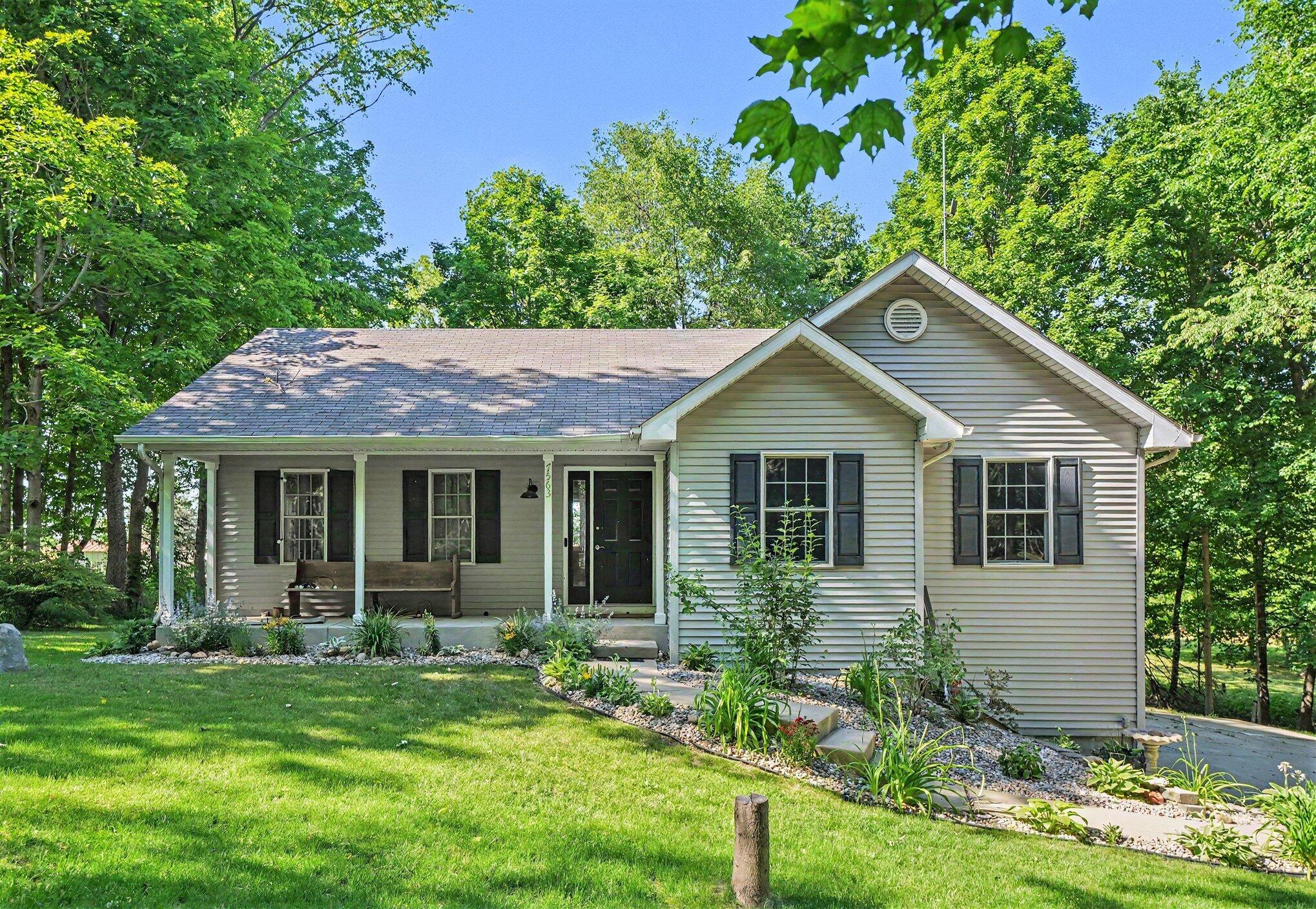 Homes for sale in Rolling Prairie, IN | 7563 E 400 N, Rolling Prairie, IN 46371 | MLS# 840035