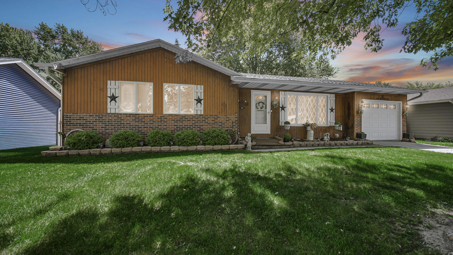 Homes for sale in Hebron, IN | 72 Maple Ct, Hebron, IN 46341 | MLS# 840155