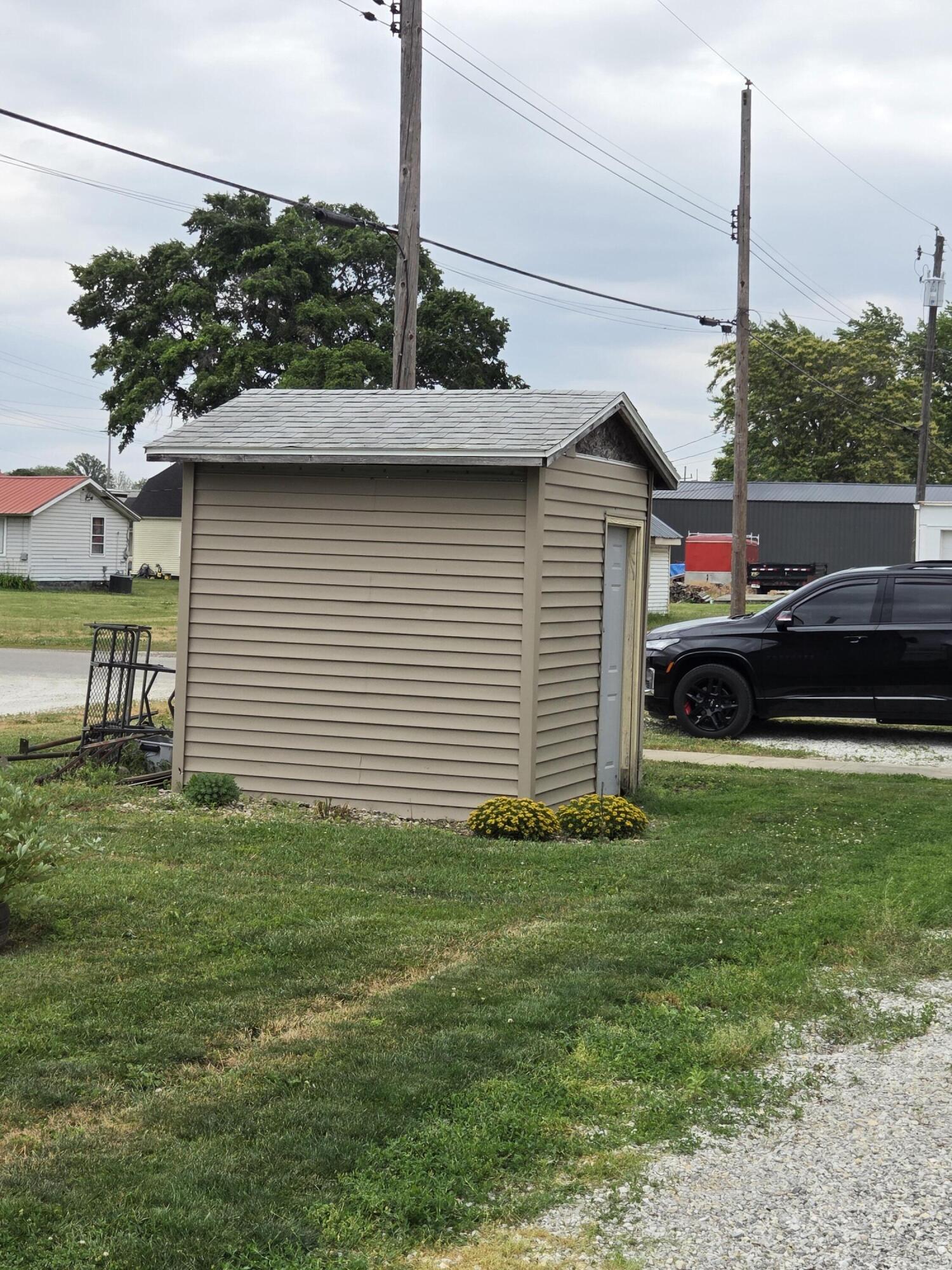 Homes for sale in Kentland, IN | 206 S 3rd St, Kentland, IN 47951 | MLS# 840271