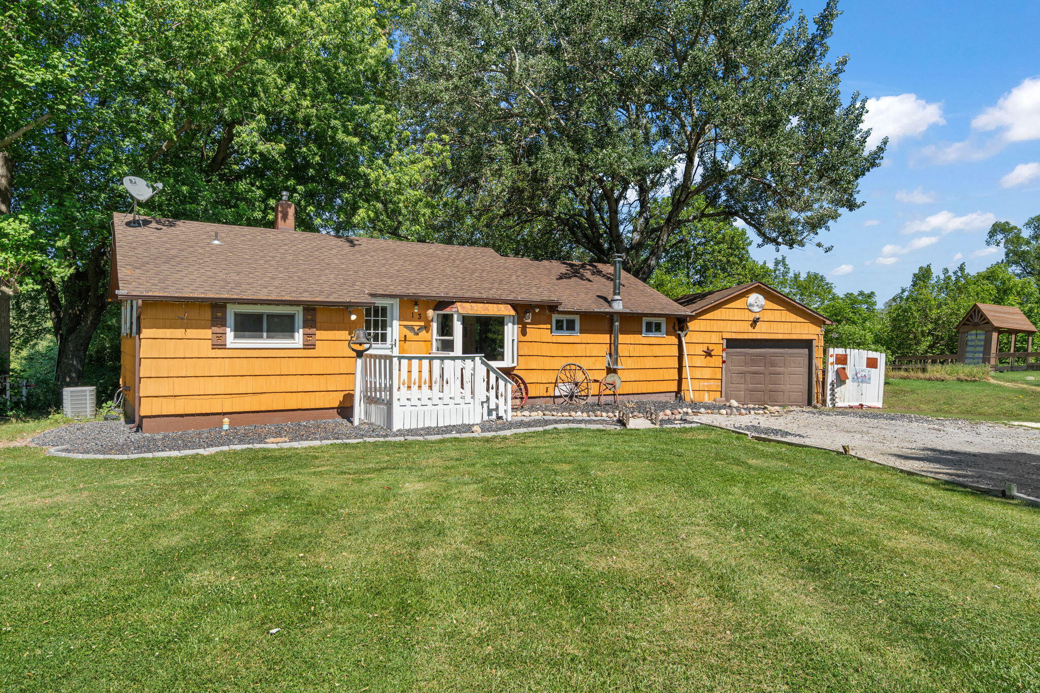 Homes for sale in Hebron, IN | 13 S Beulah Vis, Hebron, IN 46341 | MLS# 840064