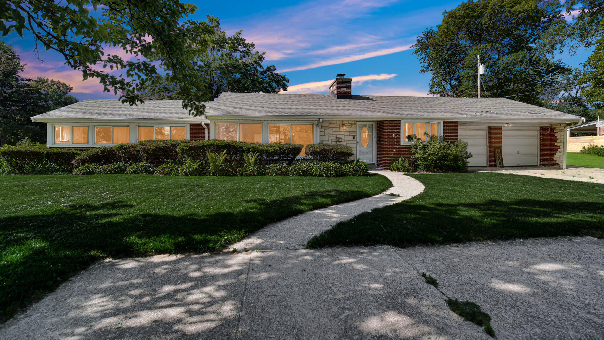 Homes for sale in Munster, IN | 8306 Crestwood Ave, Munster, IN 46321 | MLS# 840202