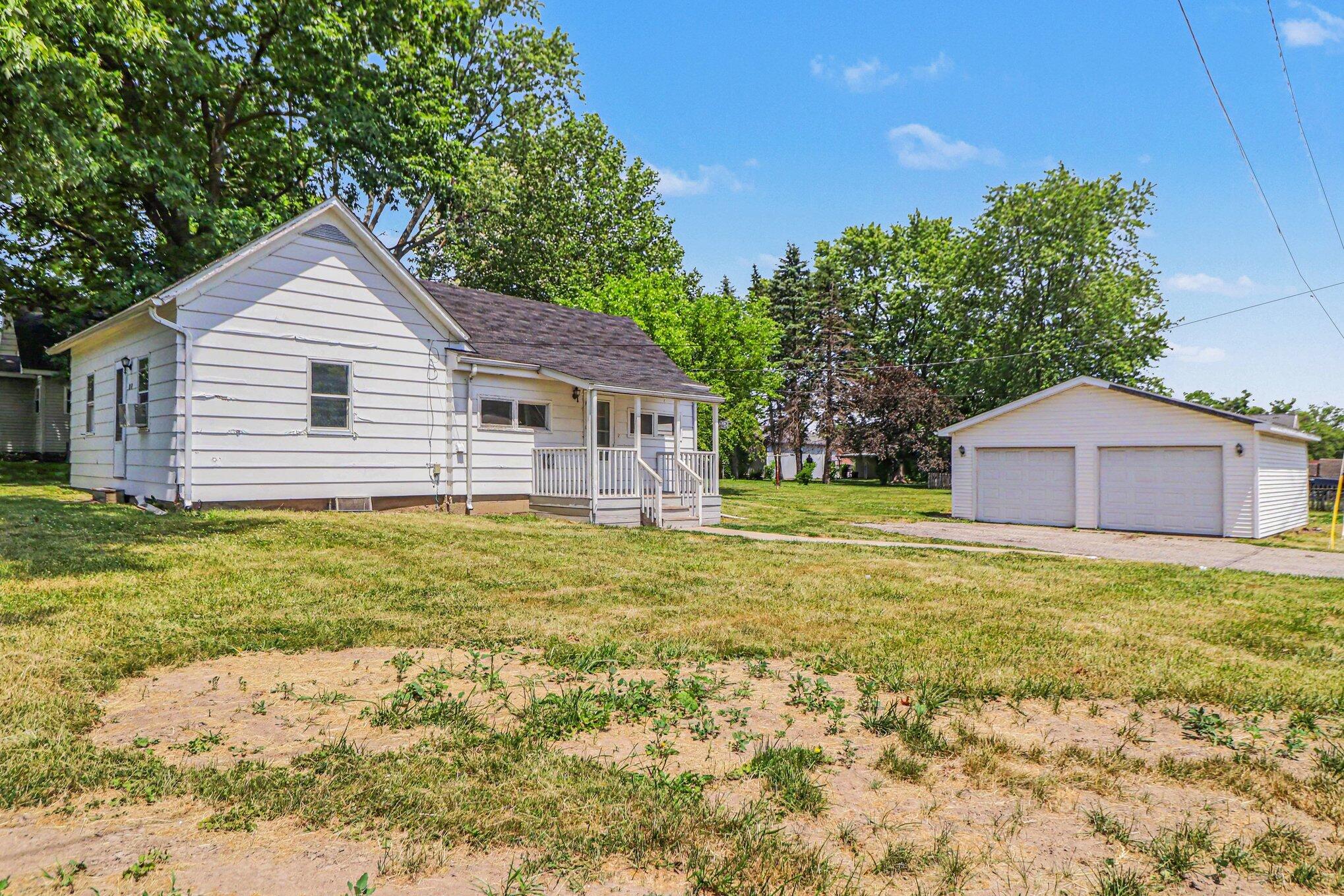 Homes for sale in Hebron, IN | 201 N Taylor St, Hebron, IN 46341 | MLS# 840361