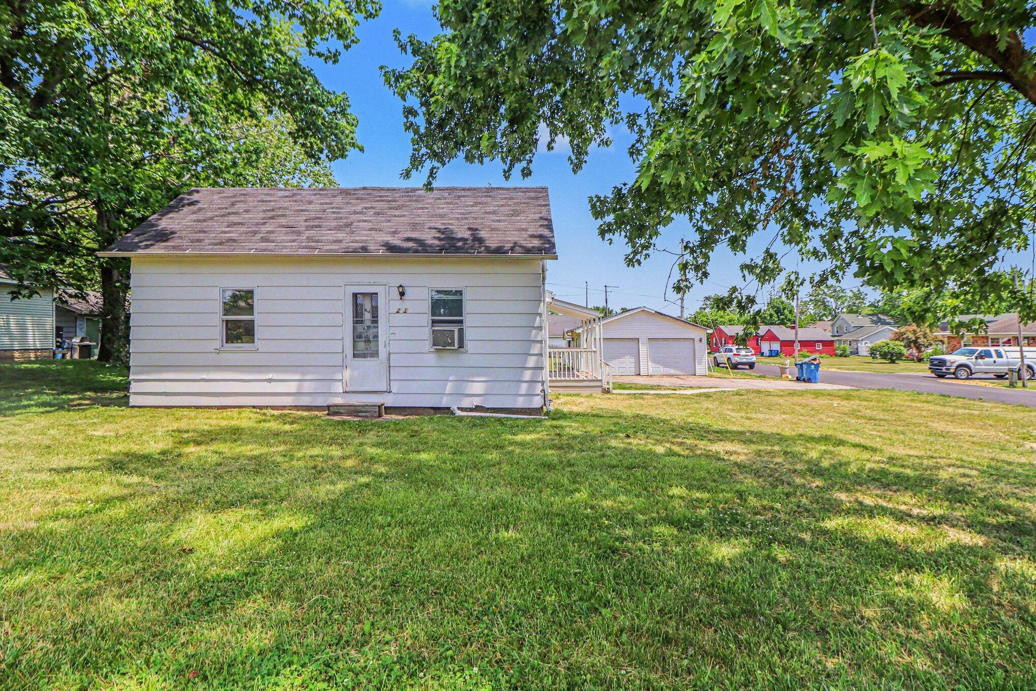 Homes for sale in Hebron, IN | 201 N Taylor St, Hebron, IN 46341 | MLS# 840361