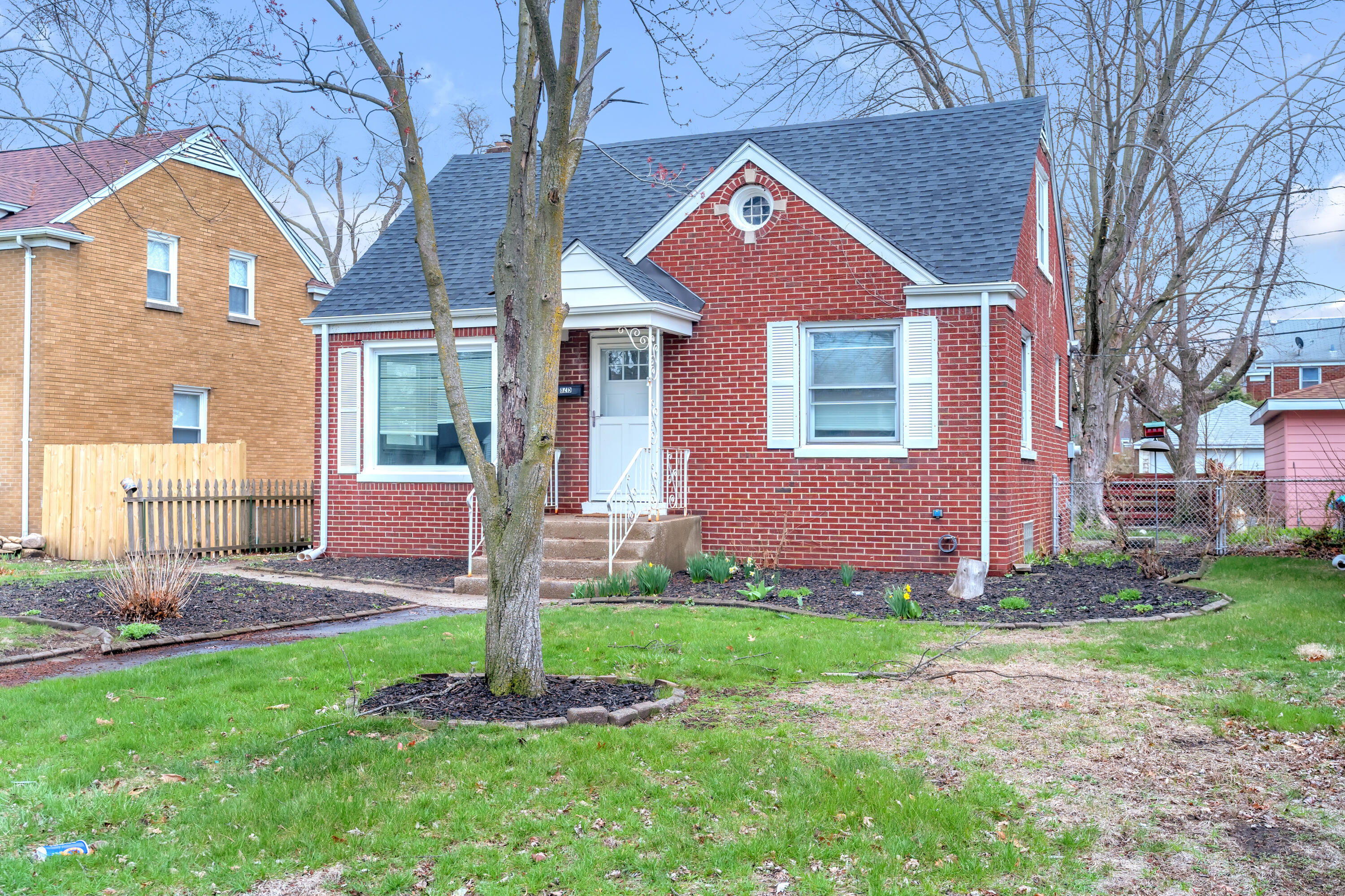 Homes for sale in Munster, IN | 8215 Hohman Ave, Munster, IN 46321 | MLS# 840323