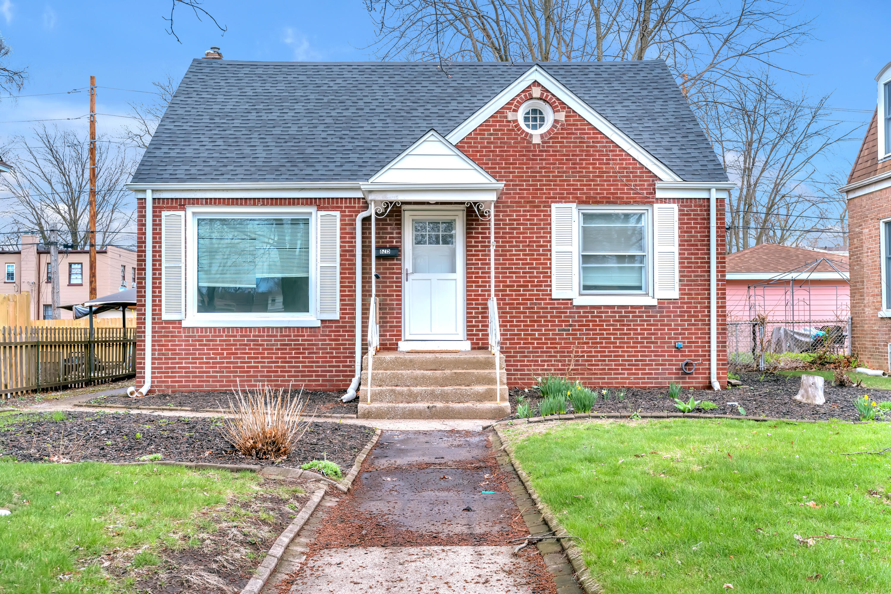 Homes for sale in Munster, IN | 8215 Hohman Ave, Munster, IN 46321 | MLS# 840323